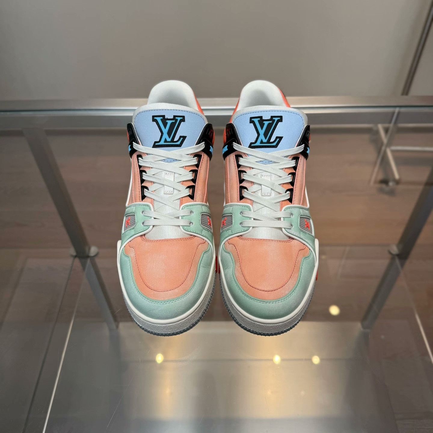 Louis Vuitton Louis Vuitton Training Green Lowtop Sneakers 41 Men Size US 8.5 / EU 41-42 - 2 Thumbnail