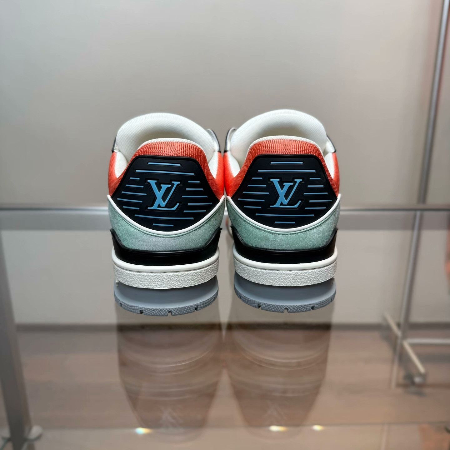 Louis Vuitton Louis Vuitton Training Green Lowtop Sneakers 41 Men Size US 8.5 / EU 41-42 - 4 Thumbnail