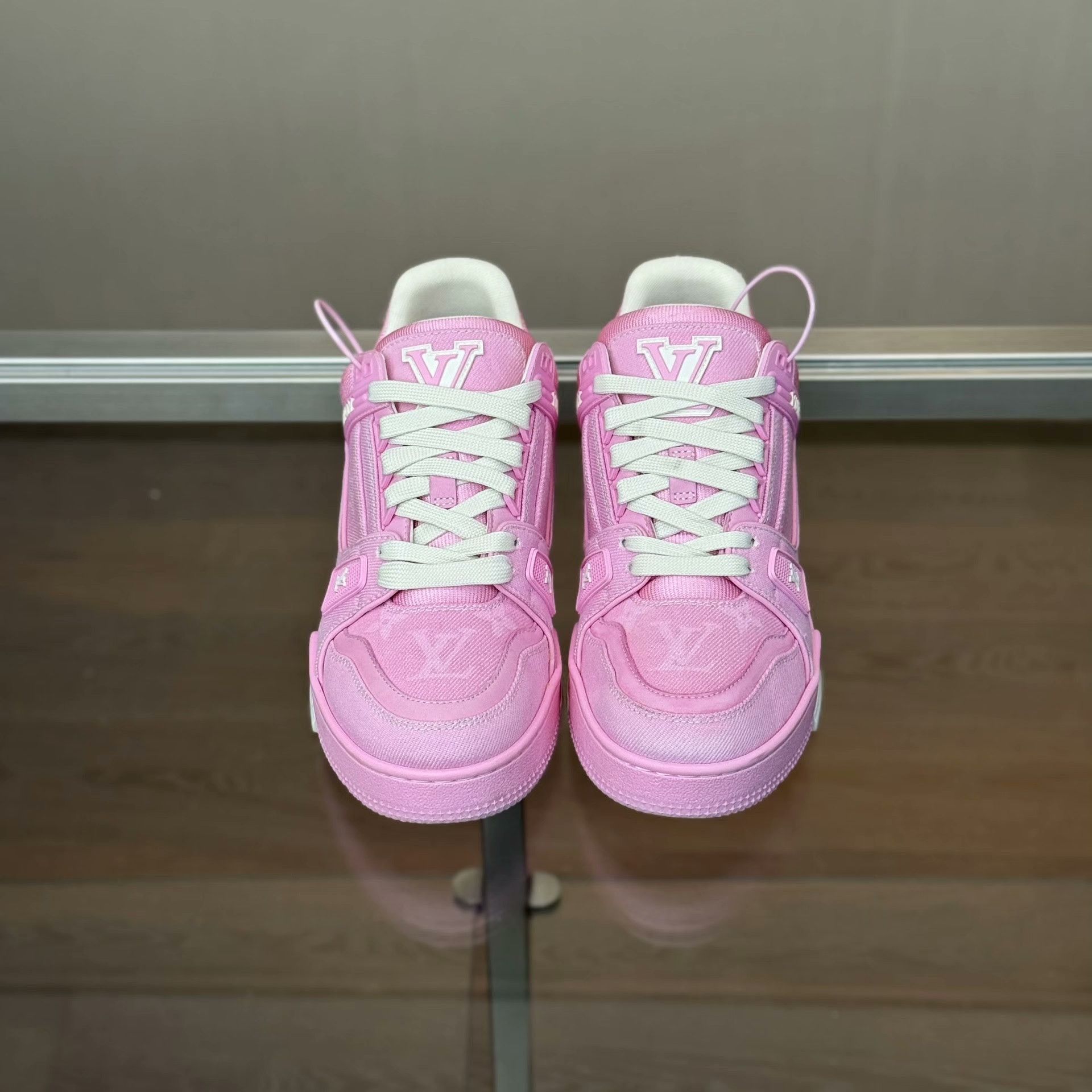 Louis Vuitton Louis Vuitton Training Pink Lowtop Sneakers 25 Women Size US 8 / IT 38 - 2 Thumbnail
