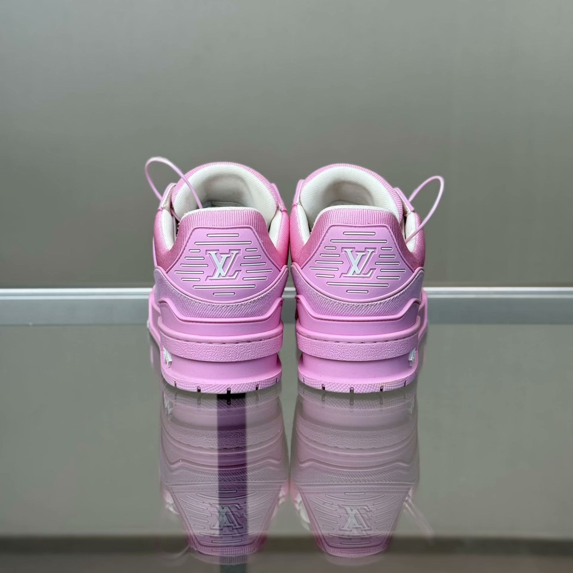 Louis Vuitton Louis Vuitton Training Pink Lowtop Sneakers 25 Women Size US 8 / IT 38 - 4 Thumbnail