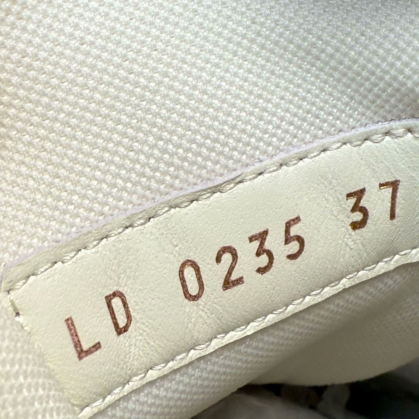 Louis Vuitton Louis Vuitton Training Pink Lowtop Sneakers 25 Women Size US 8 / IT 38 - 8 Thumbnail