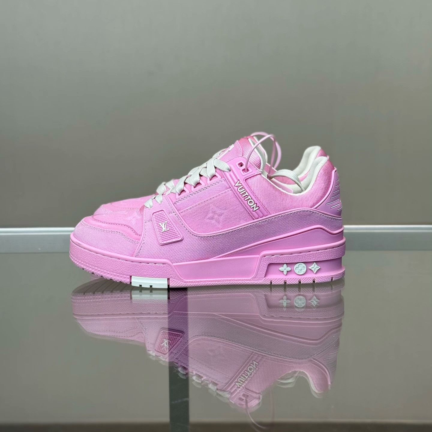 Louis Vuitton Louis Vuitton Training Pink Lowtop Sneakers 25 Women Size US 8 / IT 38 - 3 Thumbnail