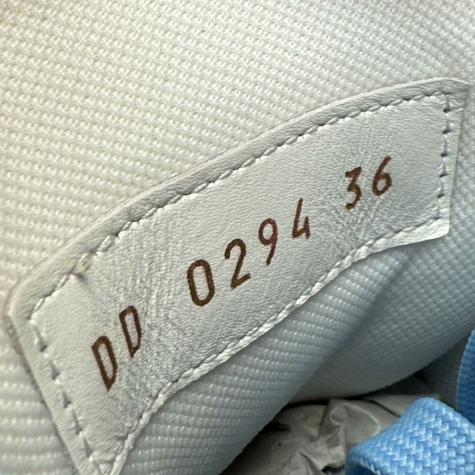Louis Vuitton Louis Vuitton Training Blue Lowtop Sneakers 36 Women Size US 6 / IT 36 - 8 Thumbnail