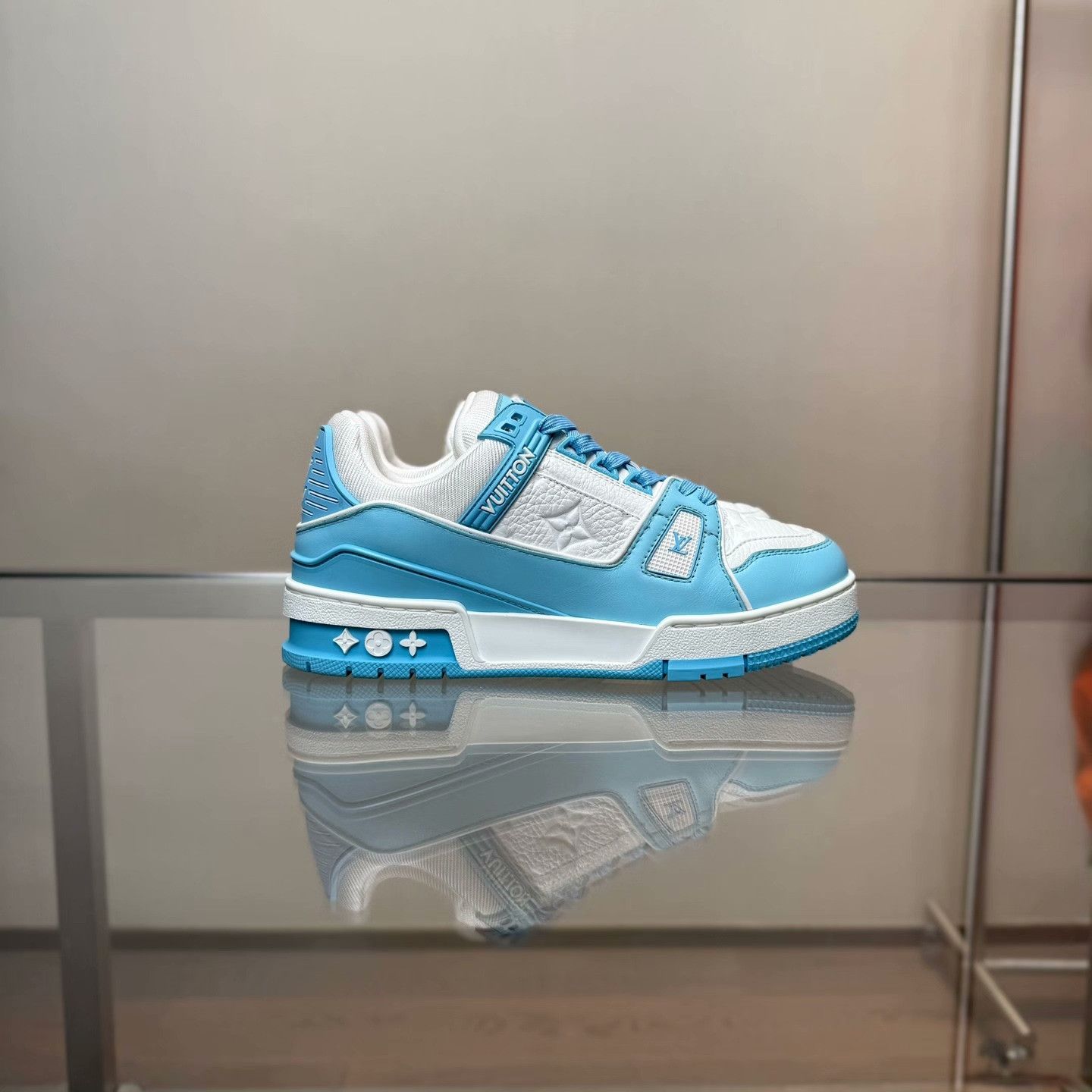 Louis Vuitton Louis Vuitton Training Blue Lowtop Sneakers 36 Women Size US 6 / IT 36 - 3 Thumbnail