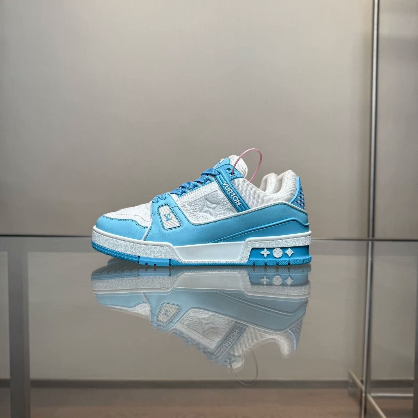 Louis Vuitton Louis Vuitton Training Blue Lowtop Sneakers 37 Women Size US 6.5 / IT 36.5 - 3 Thumbnail