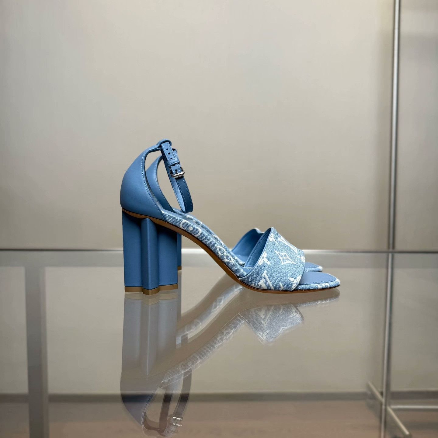 Louis Vuitton Louis Vuitton Denim Blue Sandals 38 Women Size US 7.5 / IT 37.5 - 3 Thumbnail