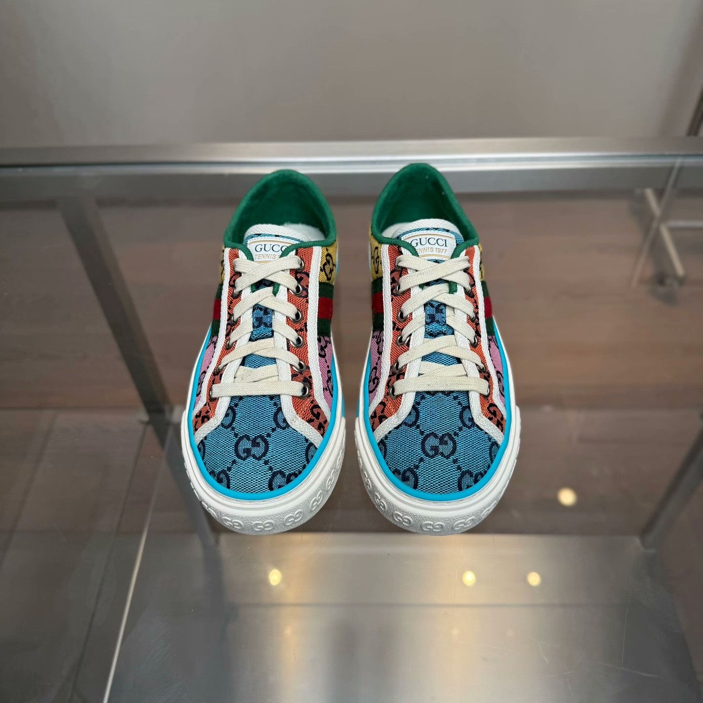 Gucci Gucci Patchwork Lowtop Sneakers 35 Women Size US 5 / IT 35 - 2 Thumbnail
