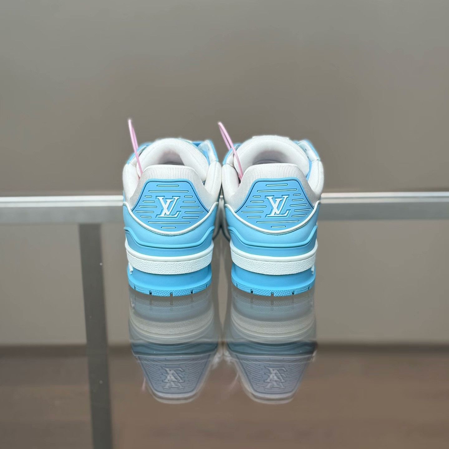 Louis Vuitton Louis Vuitton Training Blue Lowtop Sneakers 24 Women Size US 8 / IT 38 - 4 Thumbnail