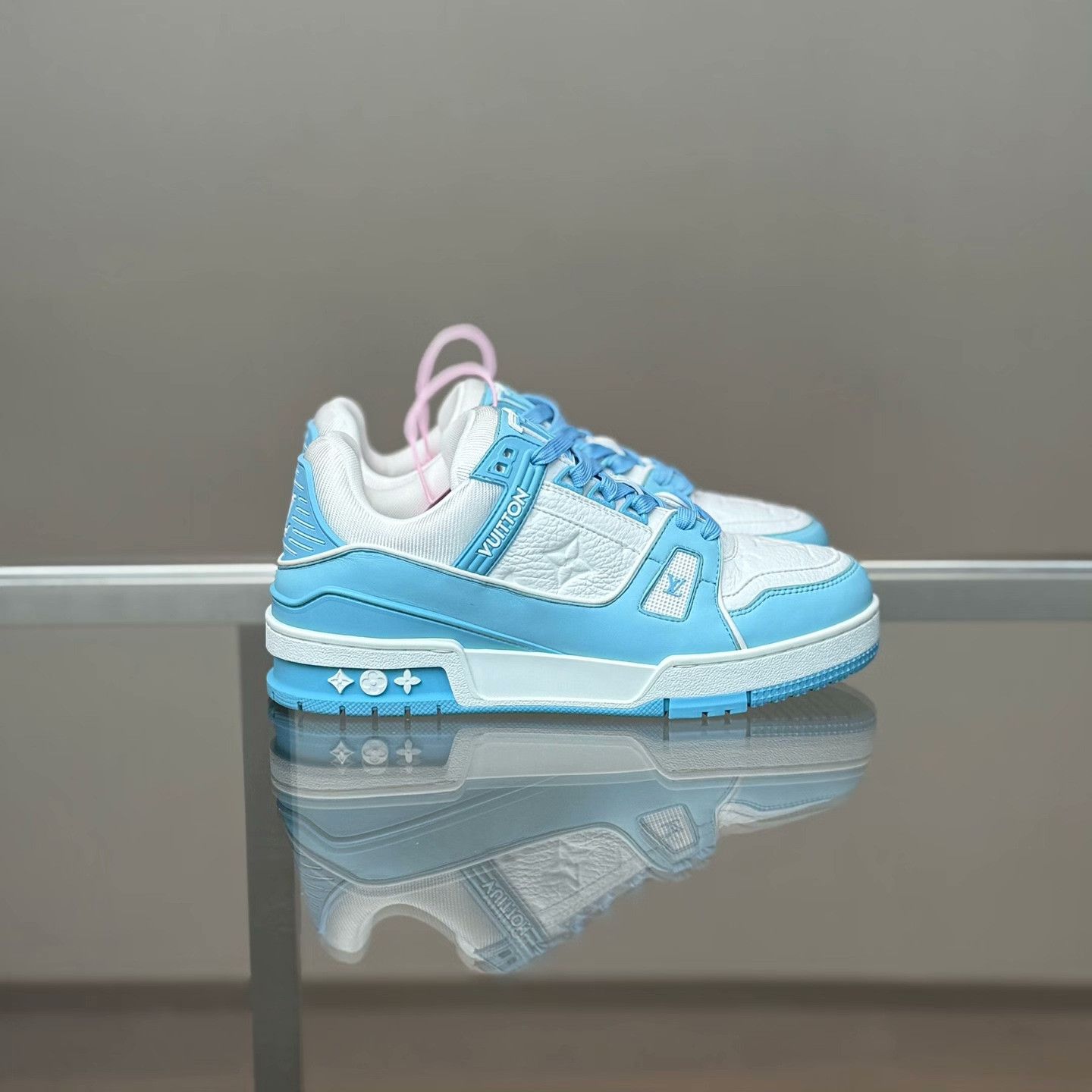 Louis Vuitton Louis Vuitton Training Blue Lowtop Sneakers 24 Women Size US 8 / IT 38 - 3 Thumbnail