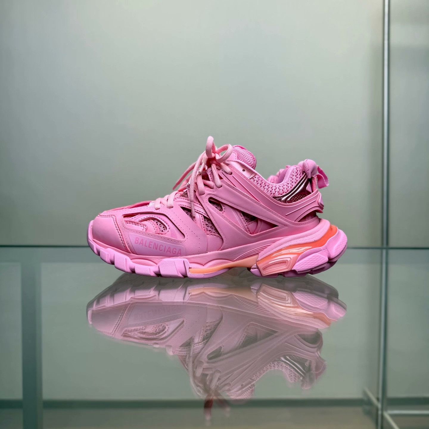 Balenciaga Balenciaga Pink Lowtop Sneakers 35 Women Size US 5 / IT 35 - 3 Thumbnail