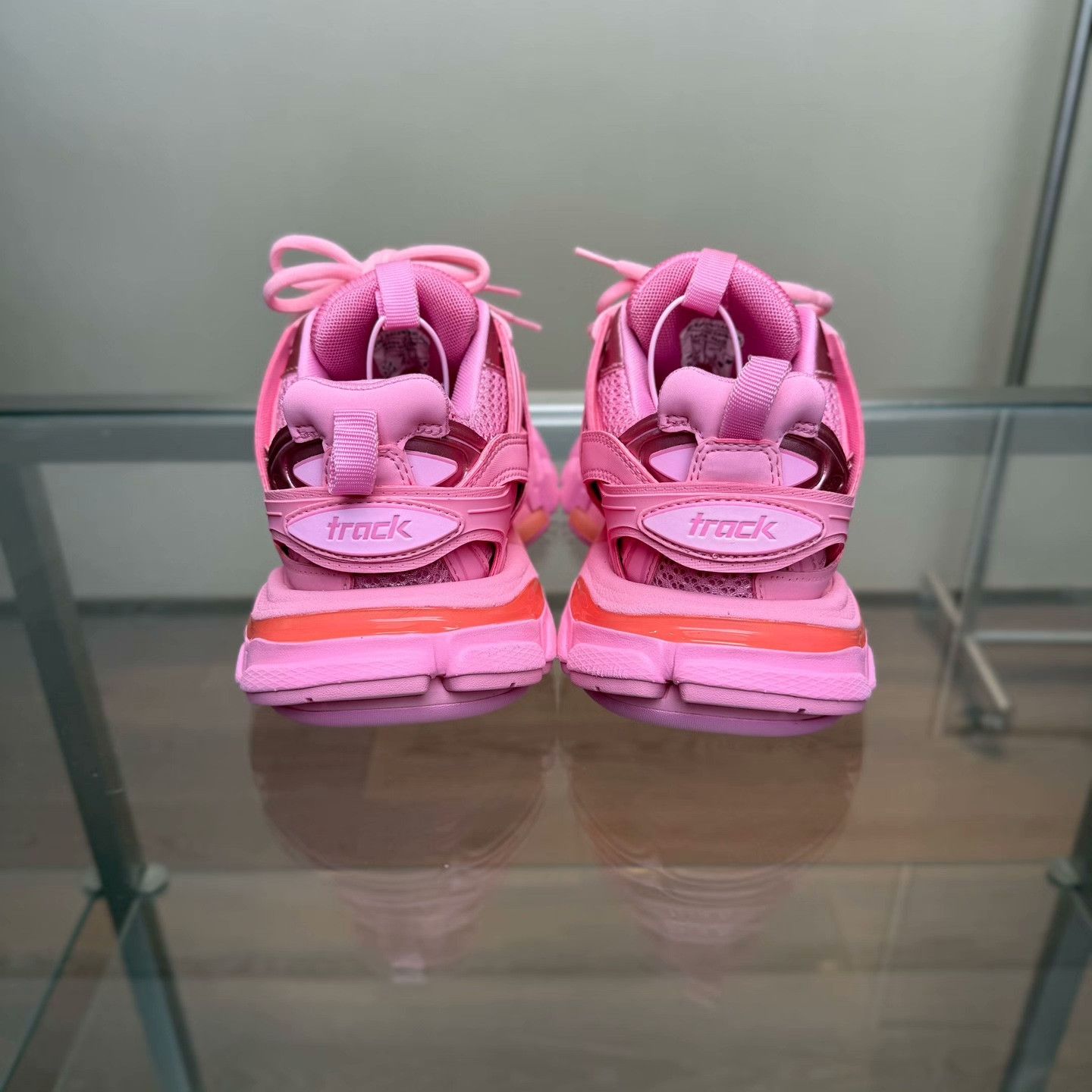 Balenciaga Balenciaga Pink Lowtop Sneakers 35 Women Size US 5 / IT 35 - 4 Thumbnail
