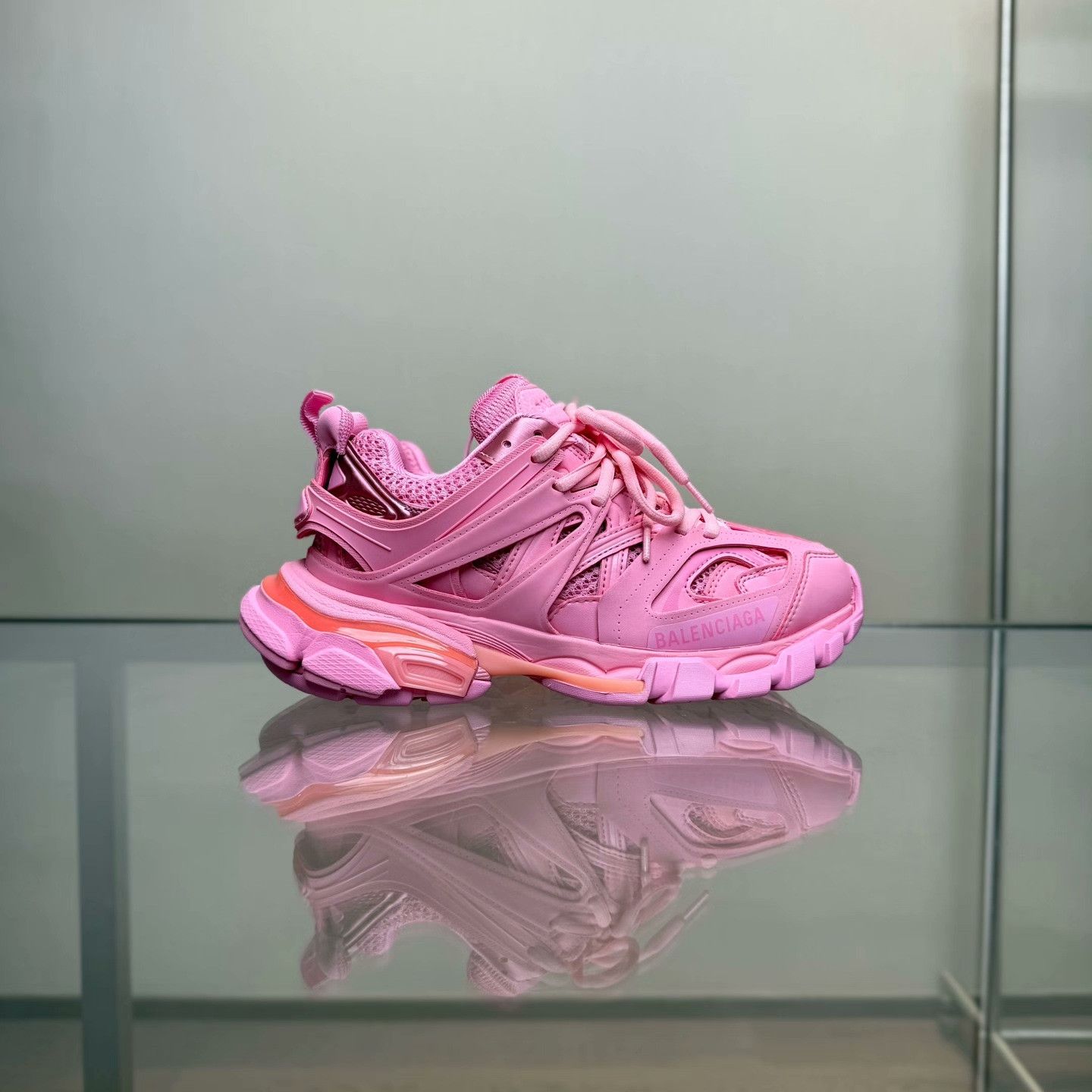 Balenciaga Balenciaga Pink Lowtop Sneakers 35 Women Size US 5 / IT 35 - 5 Thumbnail