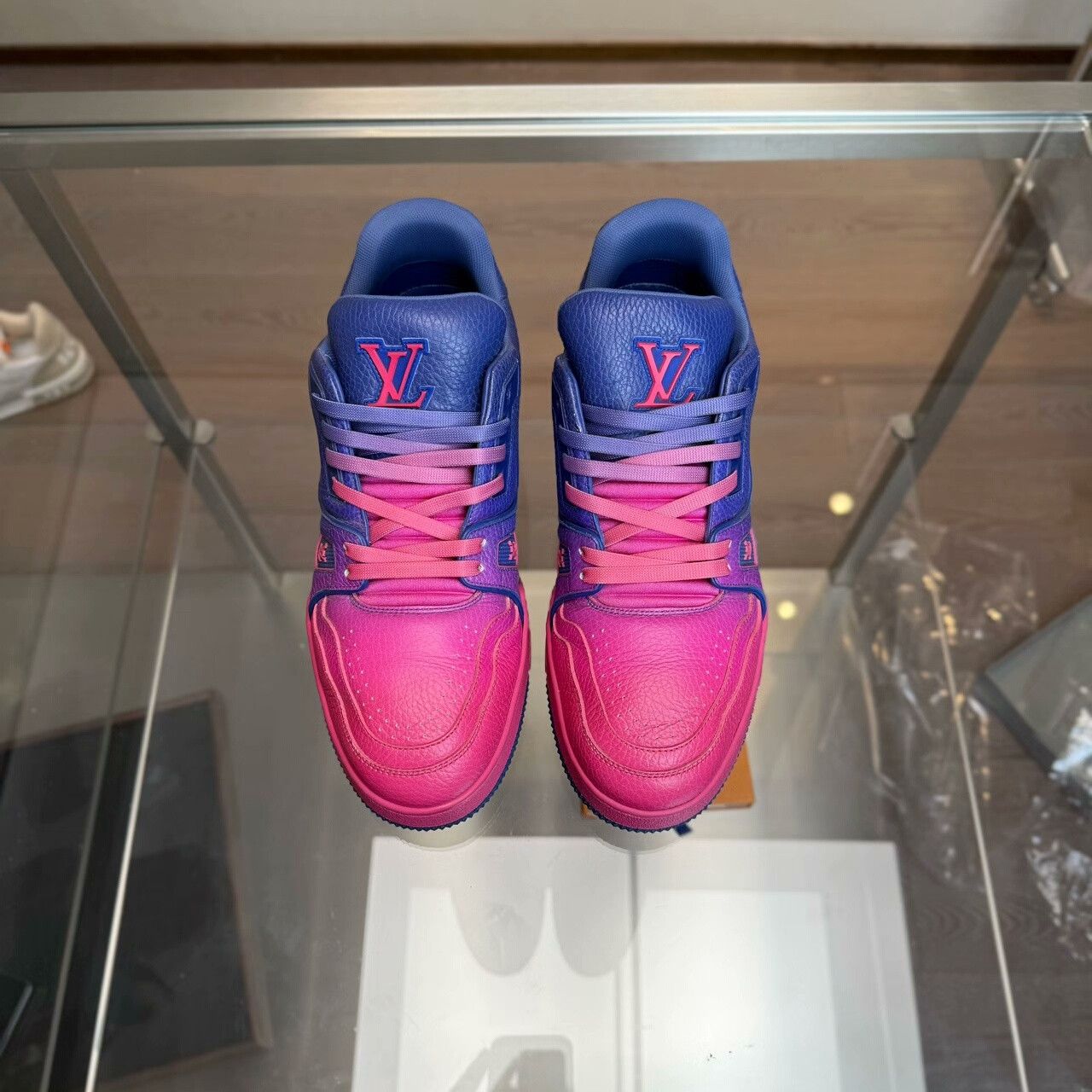 Louis Vuitton Louis Vuitton Training Gradient Multi Lowtop Sneakers 41 Men Size US 8.5 / EU 41-42 - 5 Thumbnail