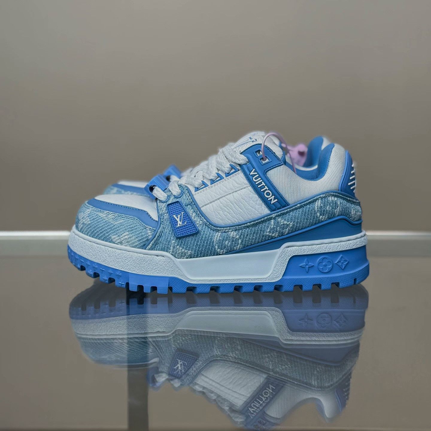 Louis Vuitton Louis Vuitton Training Blue Lowtop Sneakers 38 Women Size US 7.5 / IT 37.5 - 3 Thumbnail