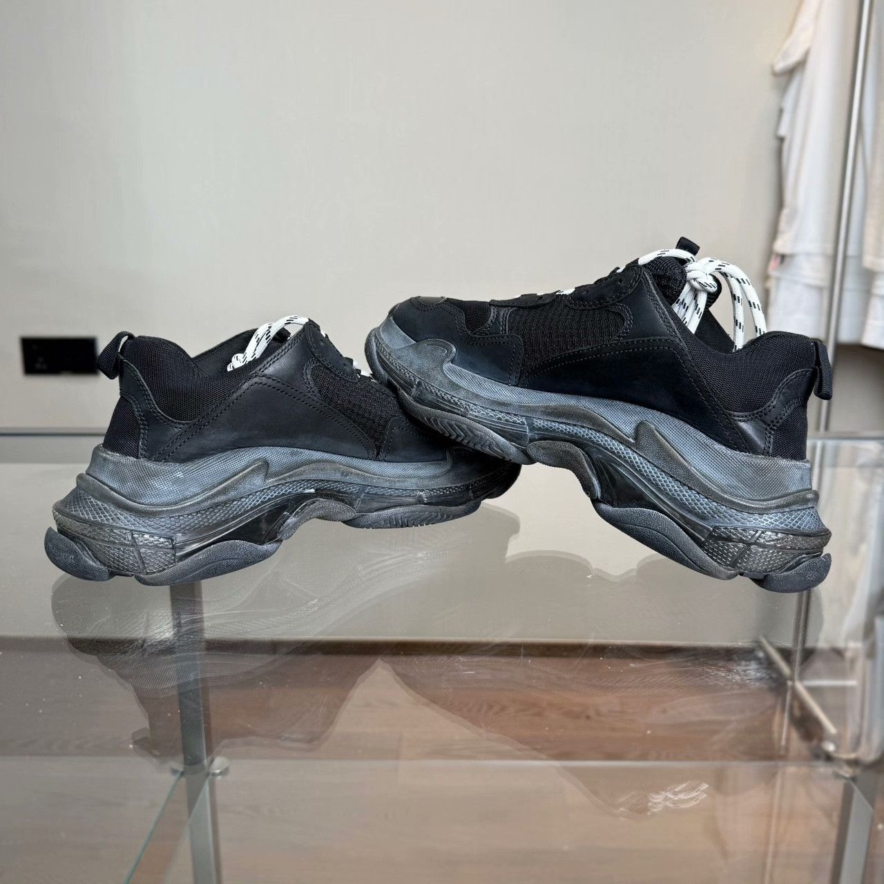 Balenciaga Balenciaga Distressed Black Lowtop Sneakers 43 Men Size US 10 / EU 43 - 4 Thumbnail