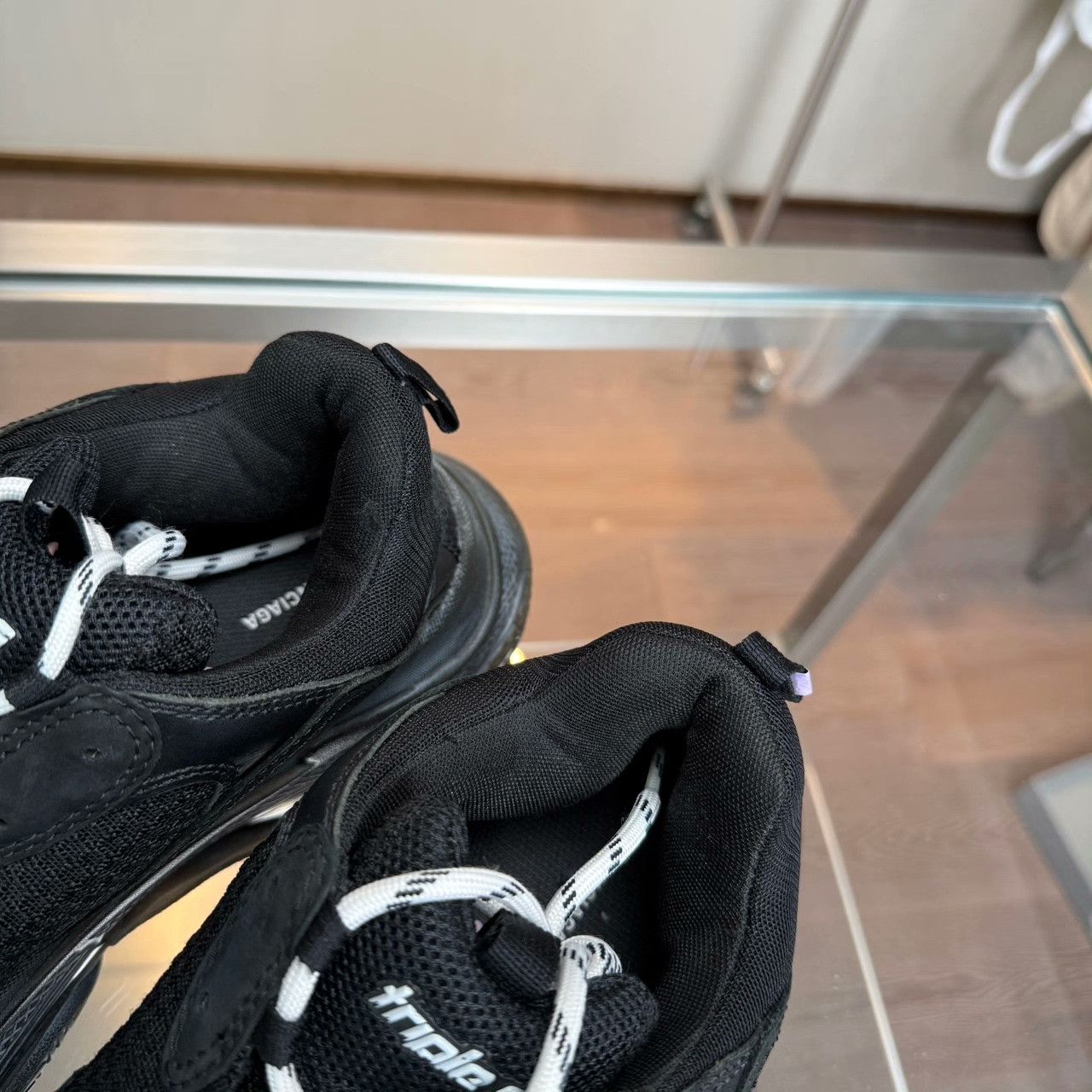 Balenciaga Balenciaga Distressed Black Lowtop Sneakers 43 Men Size US 10 / EU 43 - 6 Thumbnail