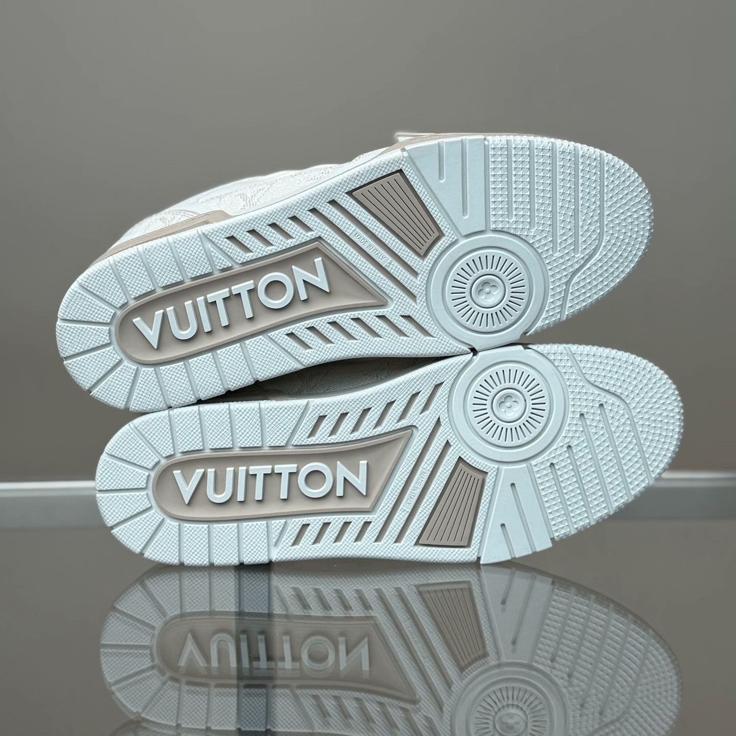 Louis Vuitton Louis Vuitton Training Beige Lowtop Sneakers 25 Men Size US 10 / EU 43 - 7 Thumbnail
