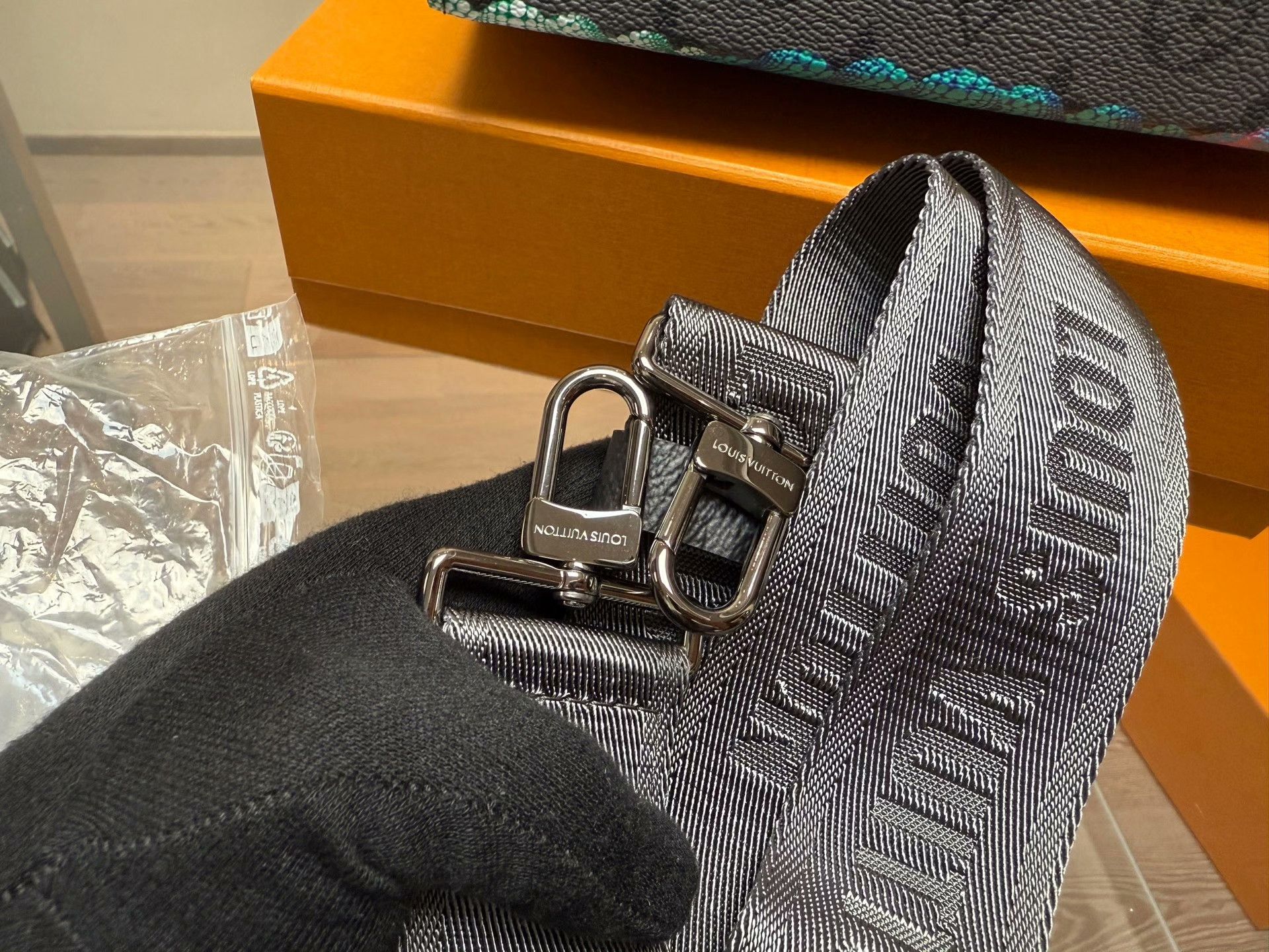 Louis Vuitton Louis Vuitton Orange Bag S Men Size ONE SIZE - 4 Thumbnail