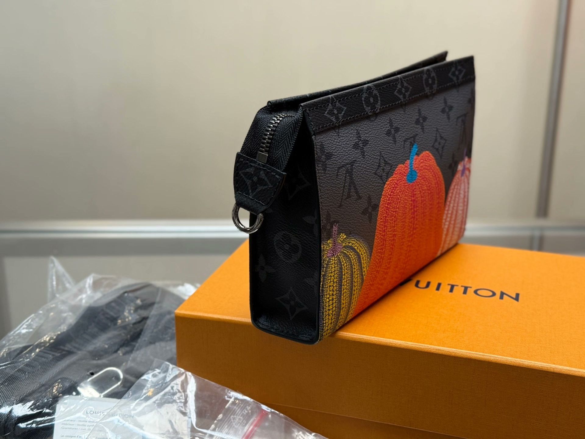 Louis Vuitton Louis Vuitton Orange Bag S Men Size ONE SIZE - 3 Thumbnail