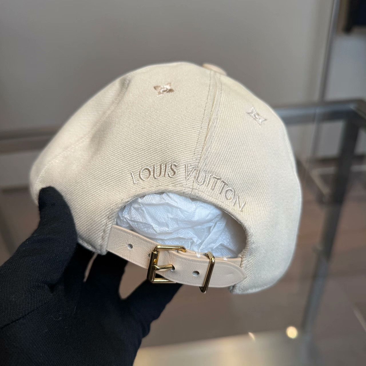 Louis Vuitton Louis Vuitton Retro White Hat XS Men Size ONE SIZE - 3 Thumbnail
