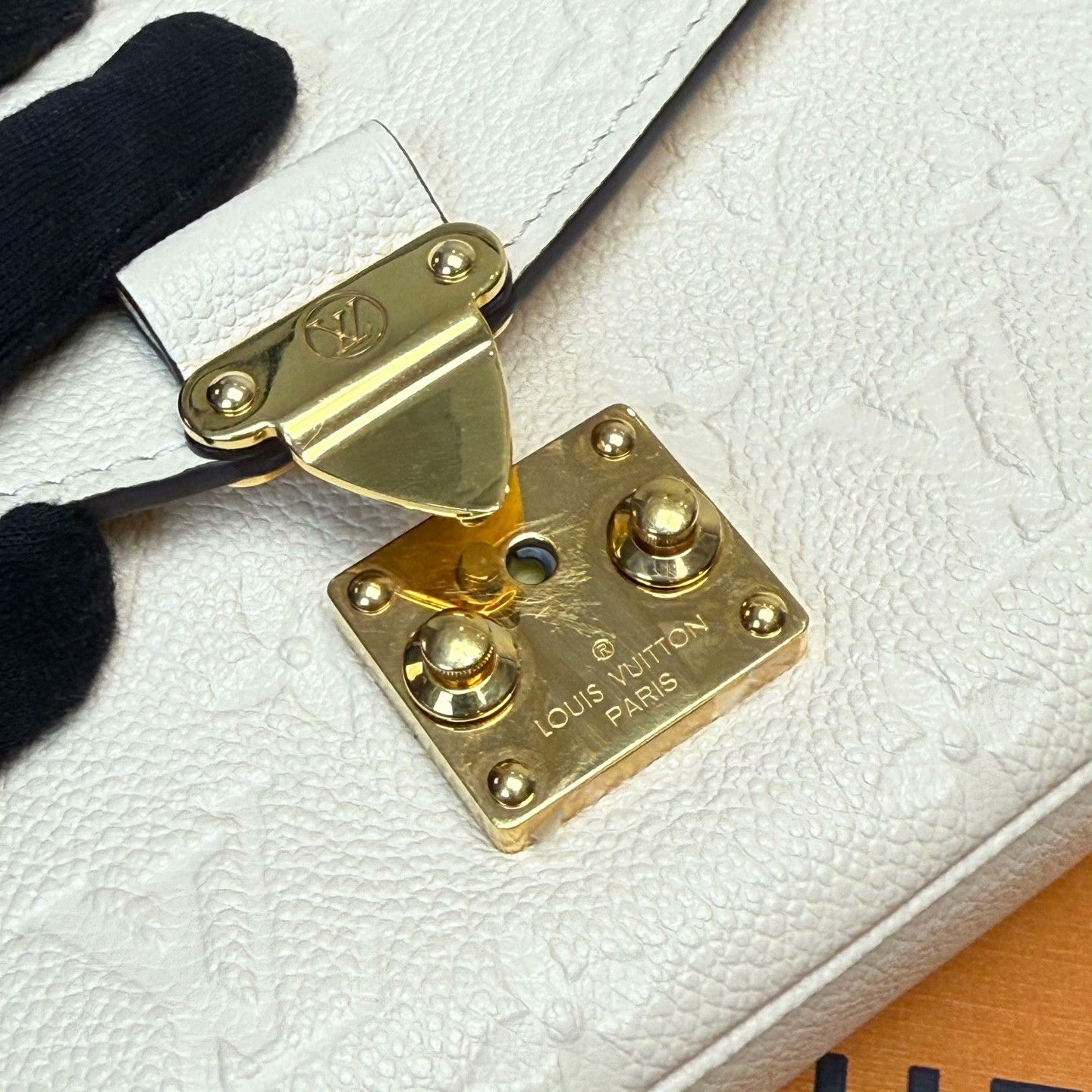 Louis Vuitton Louis Vuitton Beige Bag 37 Men Size ONE SIZE - 6 Thumbnail