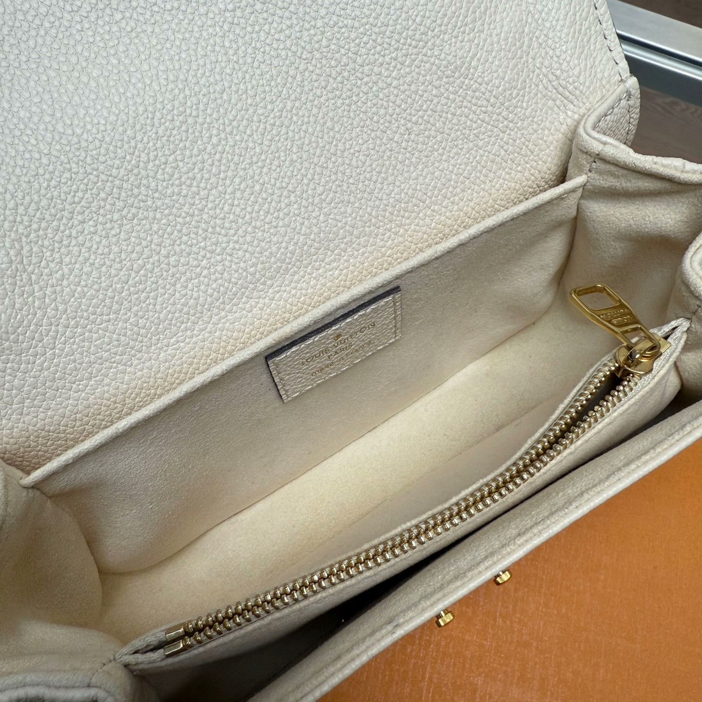 Louis Vuitton Louis Vuitton Beige Bag 37 Men Size ONE SIZE - 7 Thumbnail