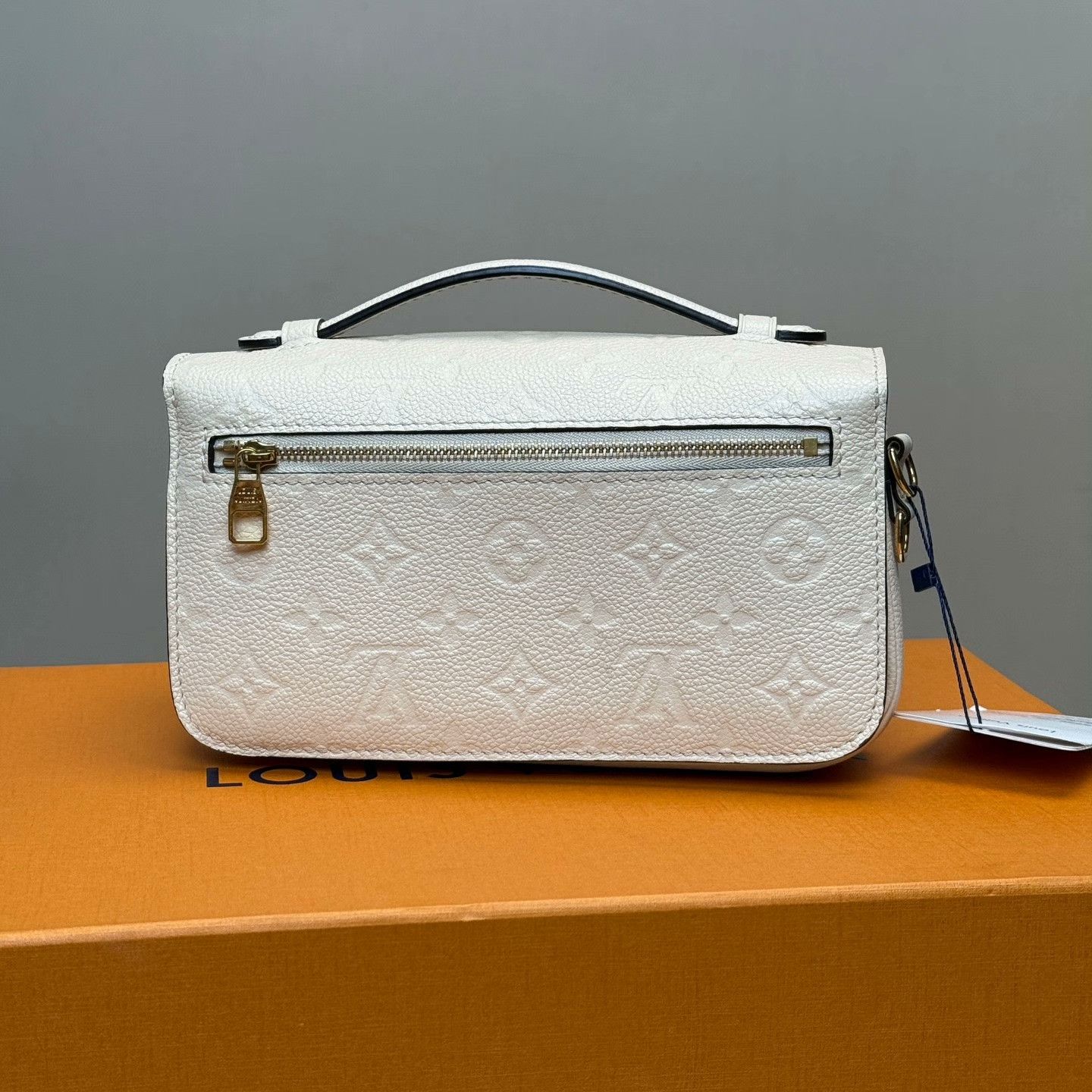 Louis Vuitton Louis Vuitton Beige Bag 37 Men Size ONE SIZE - 2 Thumbnail