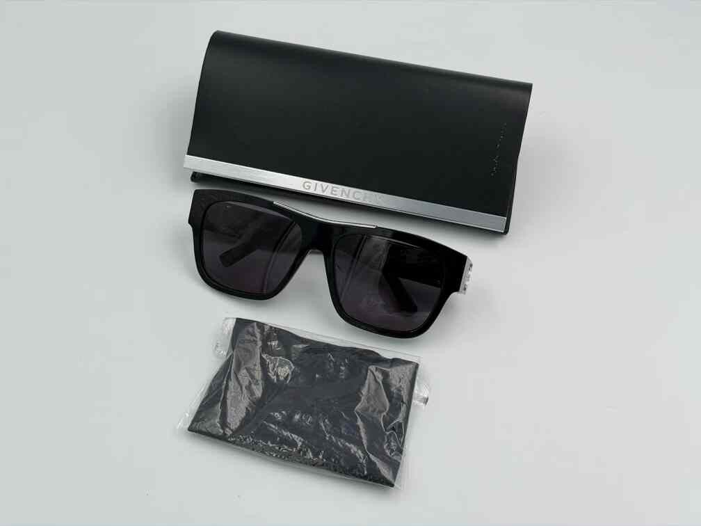 Givenchy Givenchy Retro Gold Item 37 Men Size ONE SIZE - 5 Thumbnail