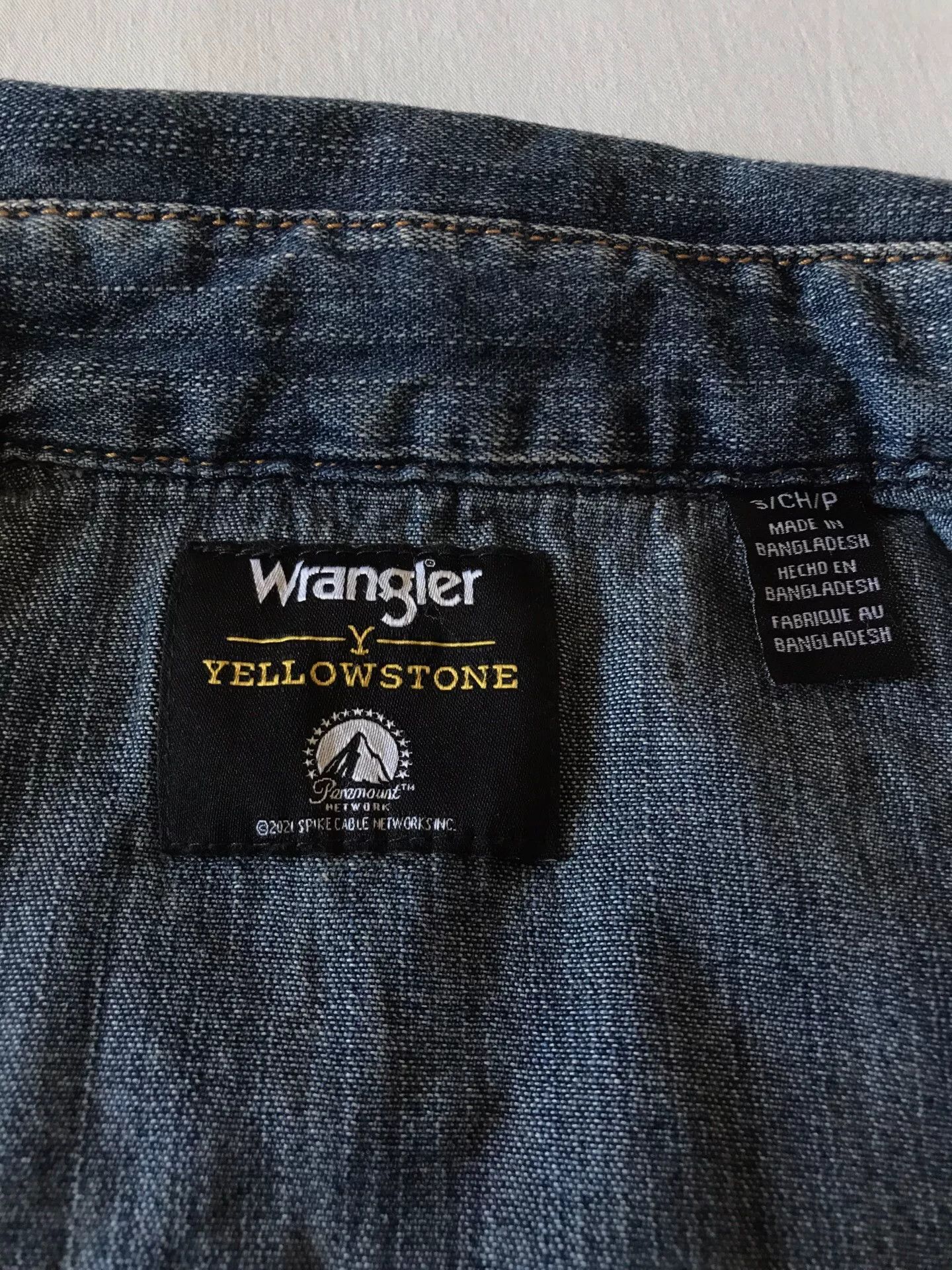Wrangler Wrangler x Yellowstone Western Denim Shirt Size US S / EU 44-46 / 1 - 7 Thumbnail