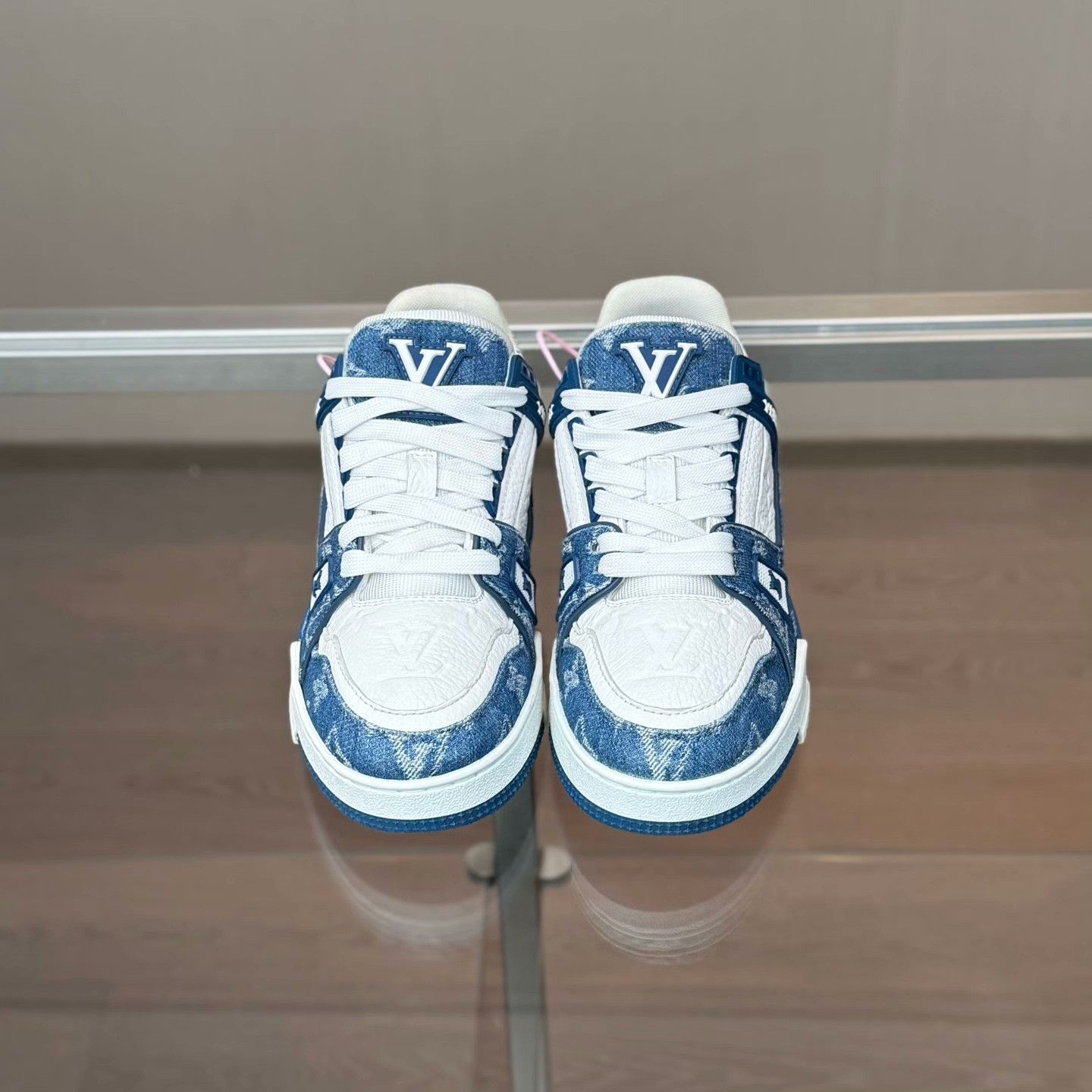 Louis Vuitton Louis Vuitton Training Blue Lowtop Sneakers 36 Women Size US 6 / IT 36 - 2 Thumbnail