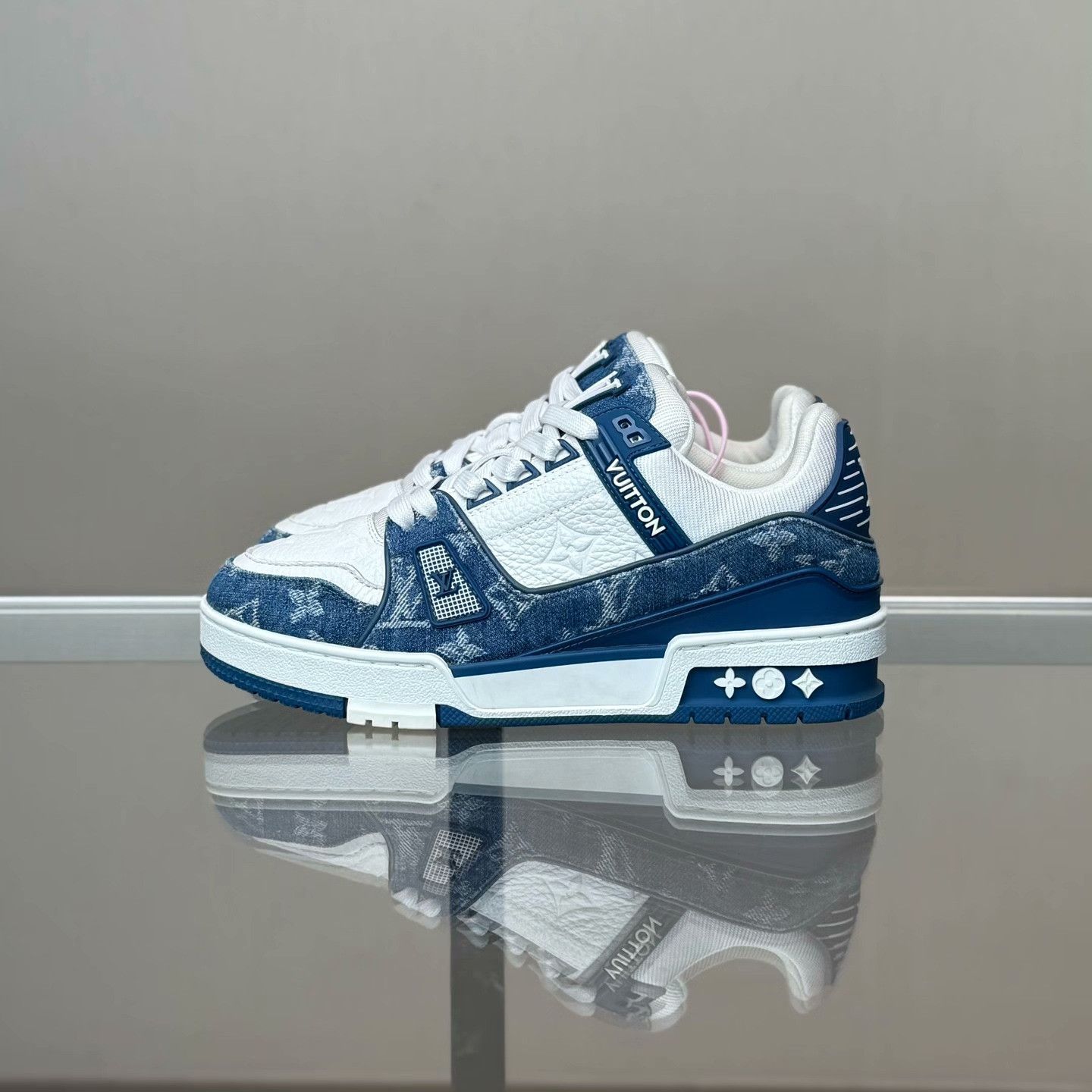 Louis Vuitton Louis Vuitton Training Blue Lowtop Sneakers 36 Women Size US 6 / IT 36 - 3 Thumbnail