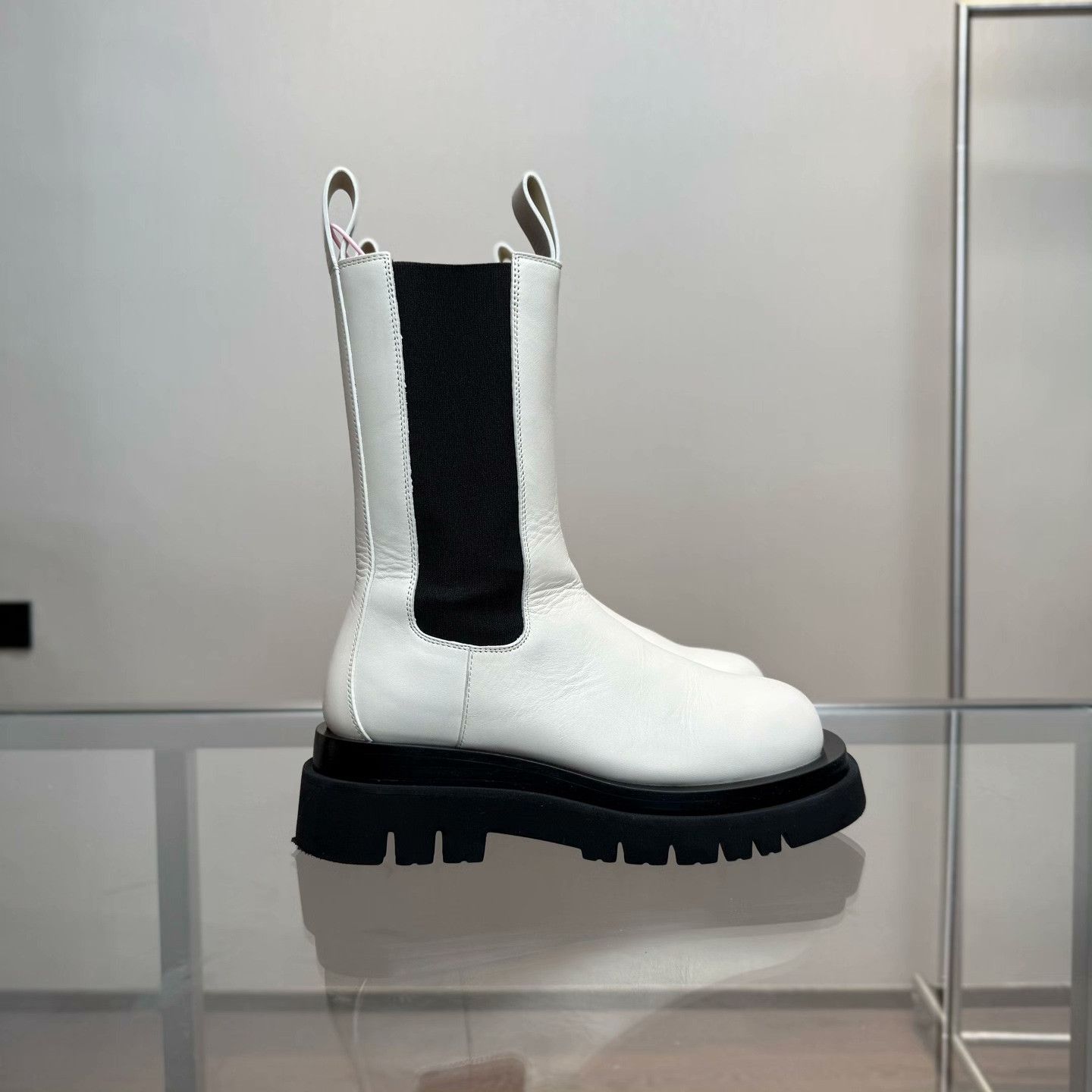 Bottega Veneta Bottega Veneta White Boots 36 Women Size US 6 / IT 36 - 2 Thumbnail