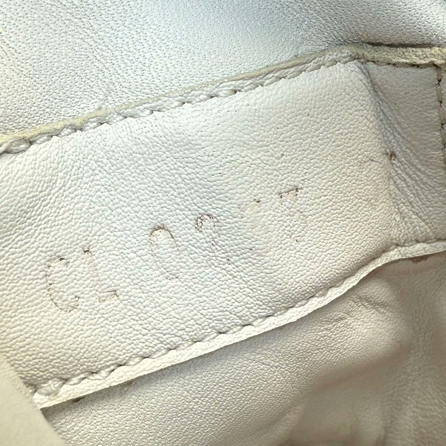 Louis Vuitton Louis Vuitton White Lowtop Sneakers 37 Women Size US 6.5 / IT 36.5 - 8 Thumbnail