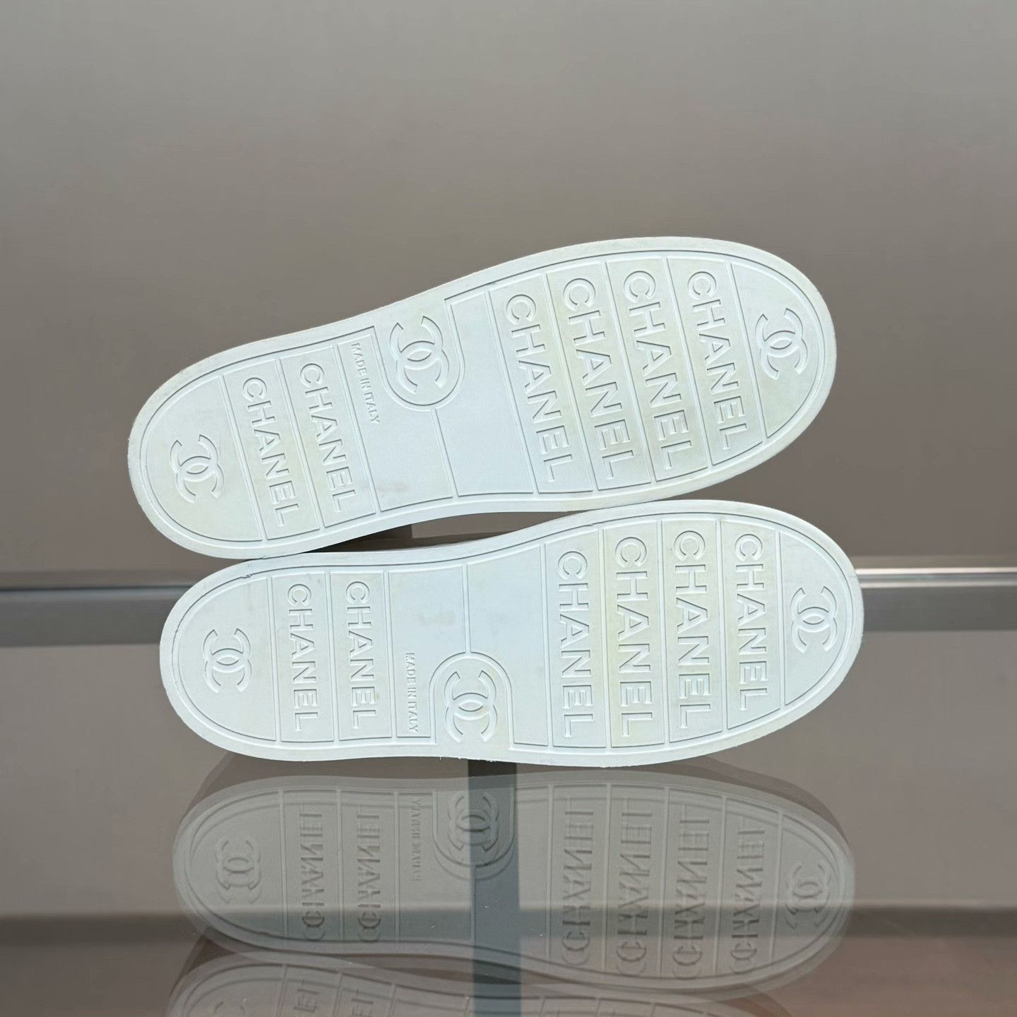 Chanel Chanel Retro Lowtop Sneakers 25 Women Size US 8 / IT 38 - 7 Thumbnail