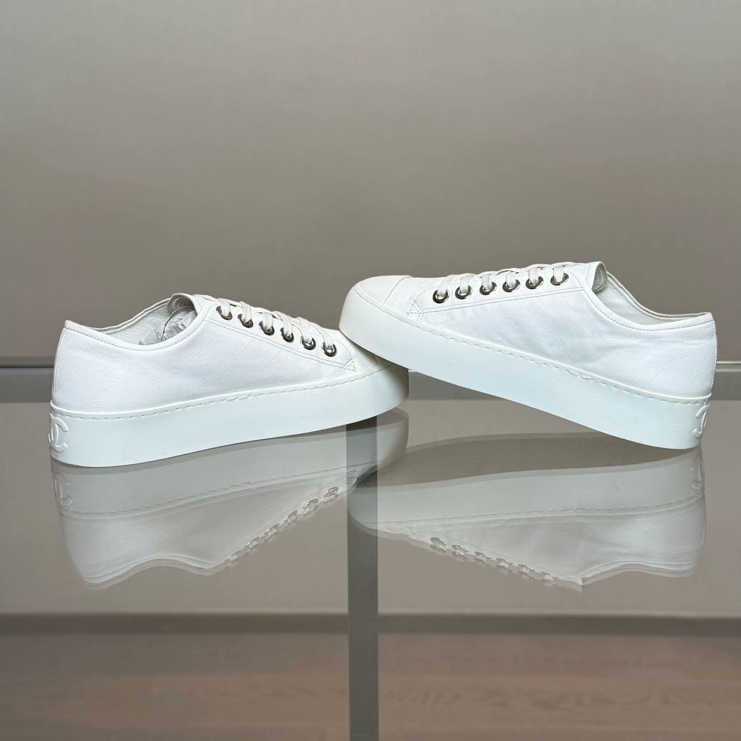 Chanel Chanel Retro Lowtop Sneakers 25 Women Size US 8 / IT 38 - 6 Thumbnail