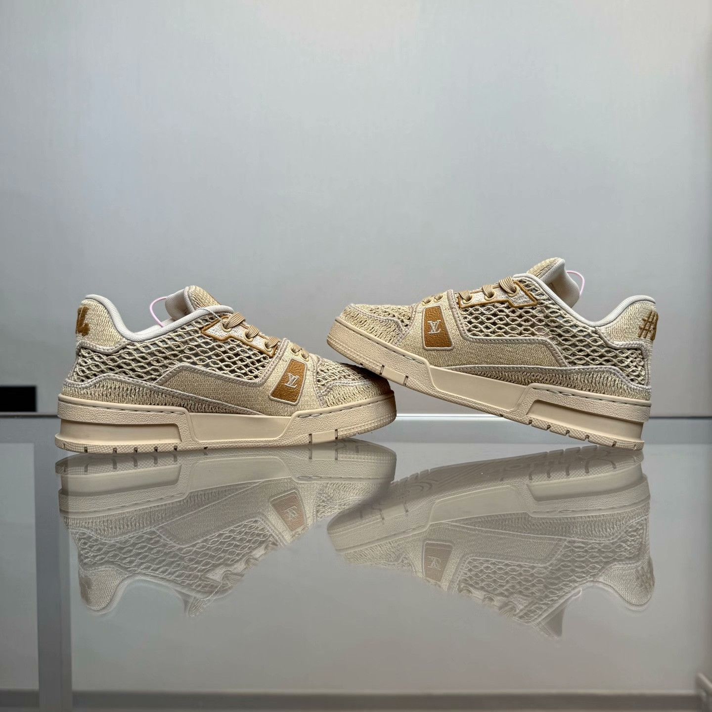 Louis Vuitton Louis Vuitton Training Beige Lowtop Sneakers 37 Women Size US 6.5 / IT 36.5 - 4 Thumbnail