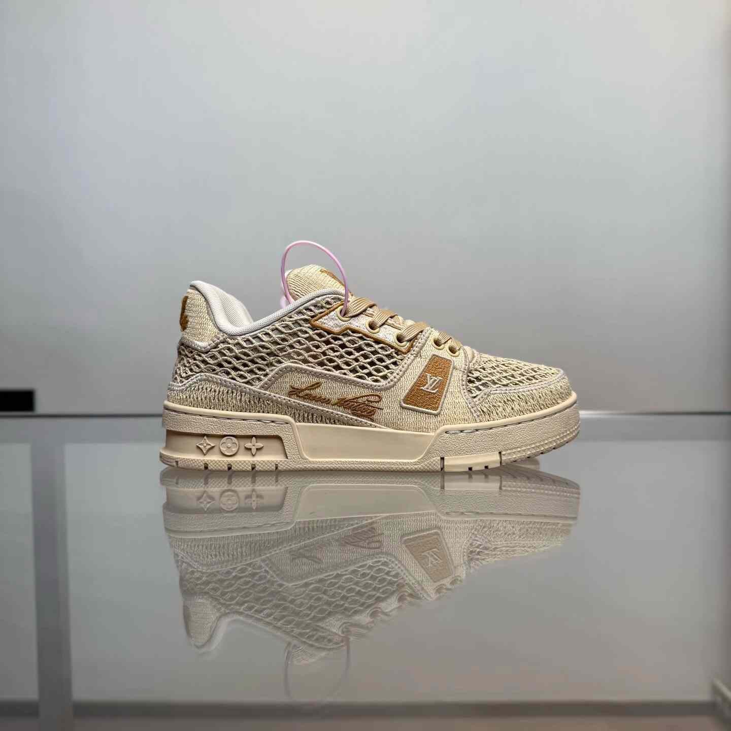 Louis Vuitton Louis Vuitton Training Beige Lowtop Sneakers 37 Women Size US 6.5 / IT 36.5 - 2 Thumbnail