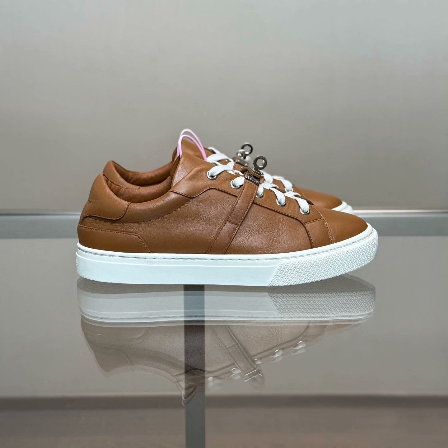 Hermes Hermes Casual Brown Lowtop Sneakers 36 Women Size US 6 / IT 36 - 2 Thumbnail