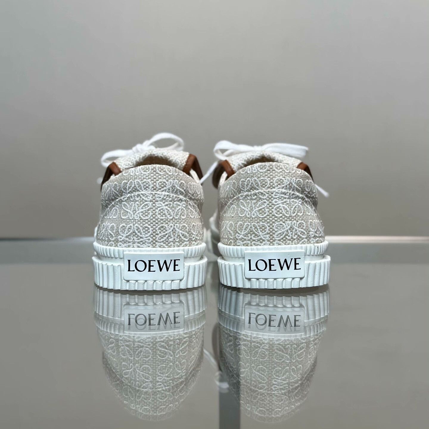 Loewe Loewe Retro Beige Lowtop Sneakers 38 Women Size US 7.5 / IT 37.5 - 4 Thumbnail
