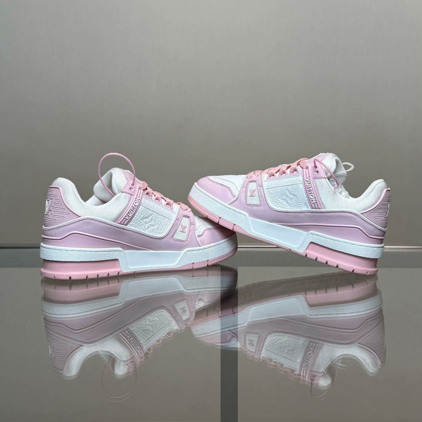 Louis Vuitton Louis Vuitton Training Pink Lowtop Sneakers 25 Women Size US 8 / IT 38 - 6 Thumbnail