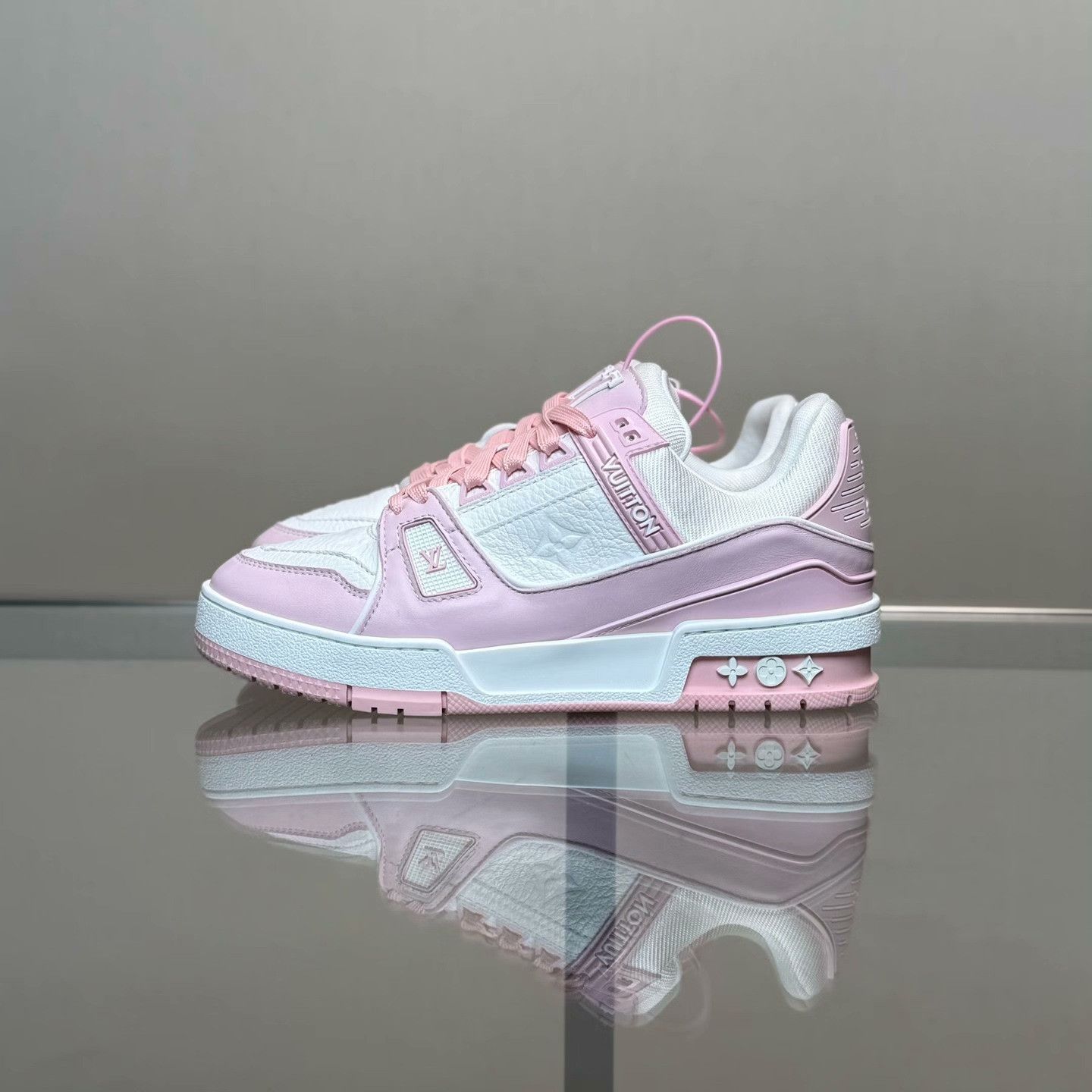 Louis Vuitton Louis Vuitton Training Pink Lowtop Sneakers 25 Women Size US 8 / IT 38 - 5 Thumbnail