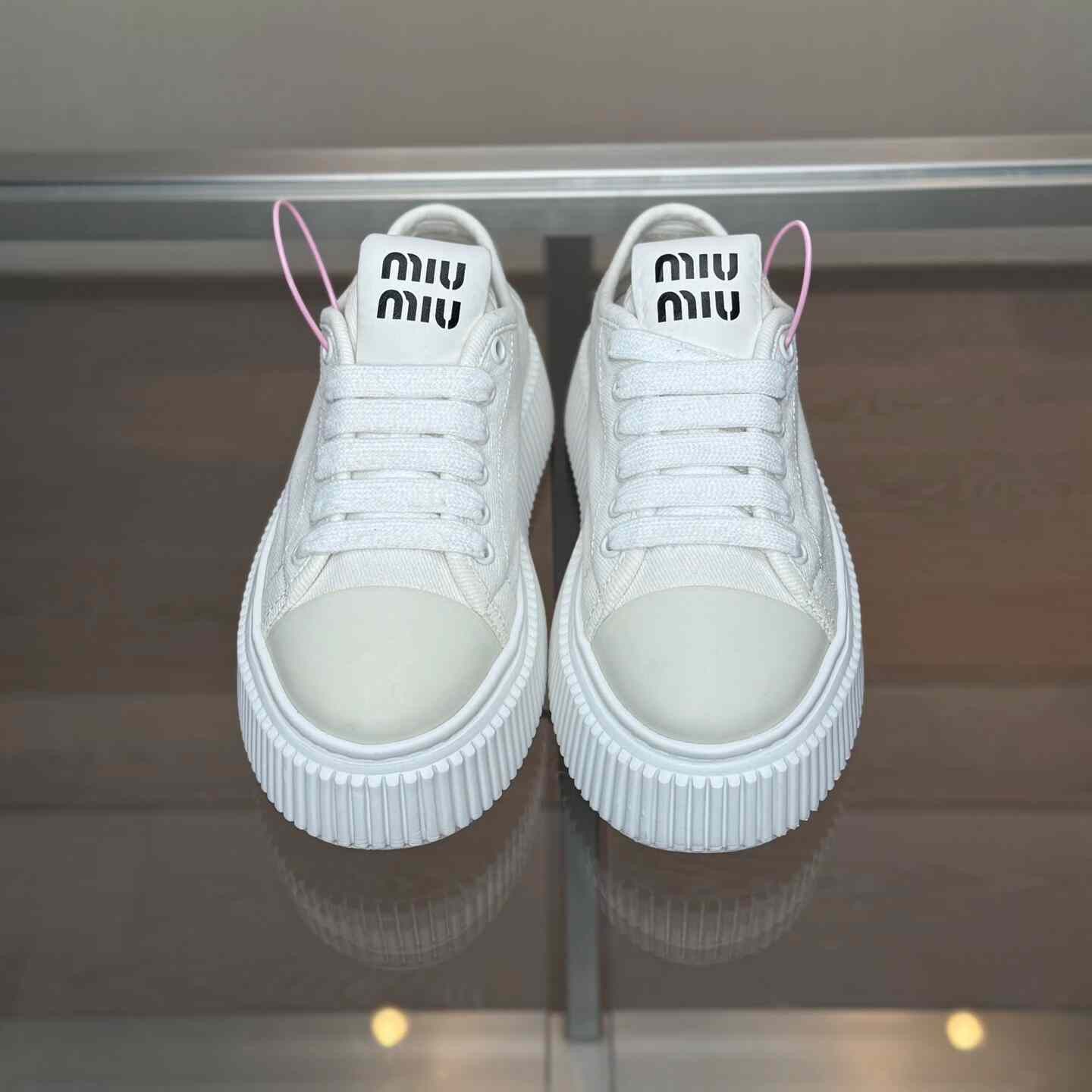 Miu Miu Miu Miu Canvas White Lowtop Sneakers 38 Women Size US 7.5 / IT 37.5 - 2 Thumbnail