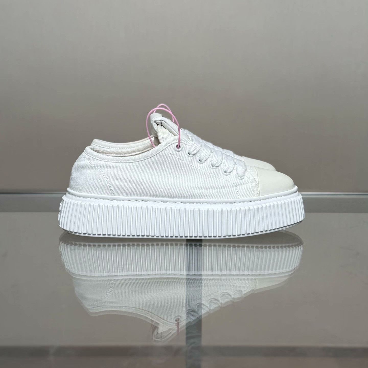 Miu Miu Miu Miu Canvas White Lowtop Sneakers 38 Women Size US 7.5 / IT 37.5 - 3 Thumbnail