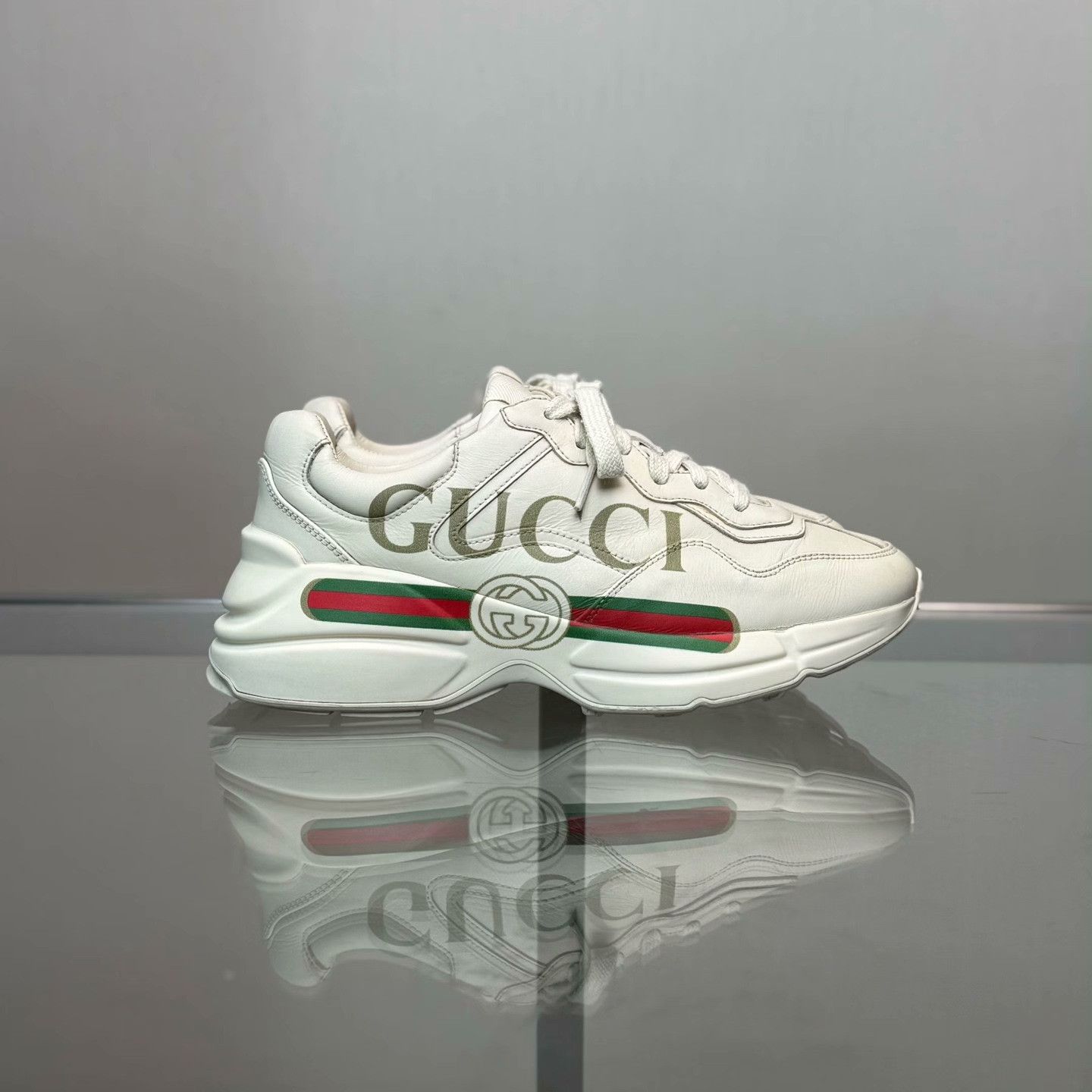 Gucci Gucci Retro Lowtop Sneakers 37 Women Size US 6.5 / IT 36.5 - 2 Thumbnail