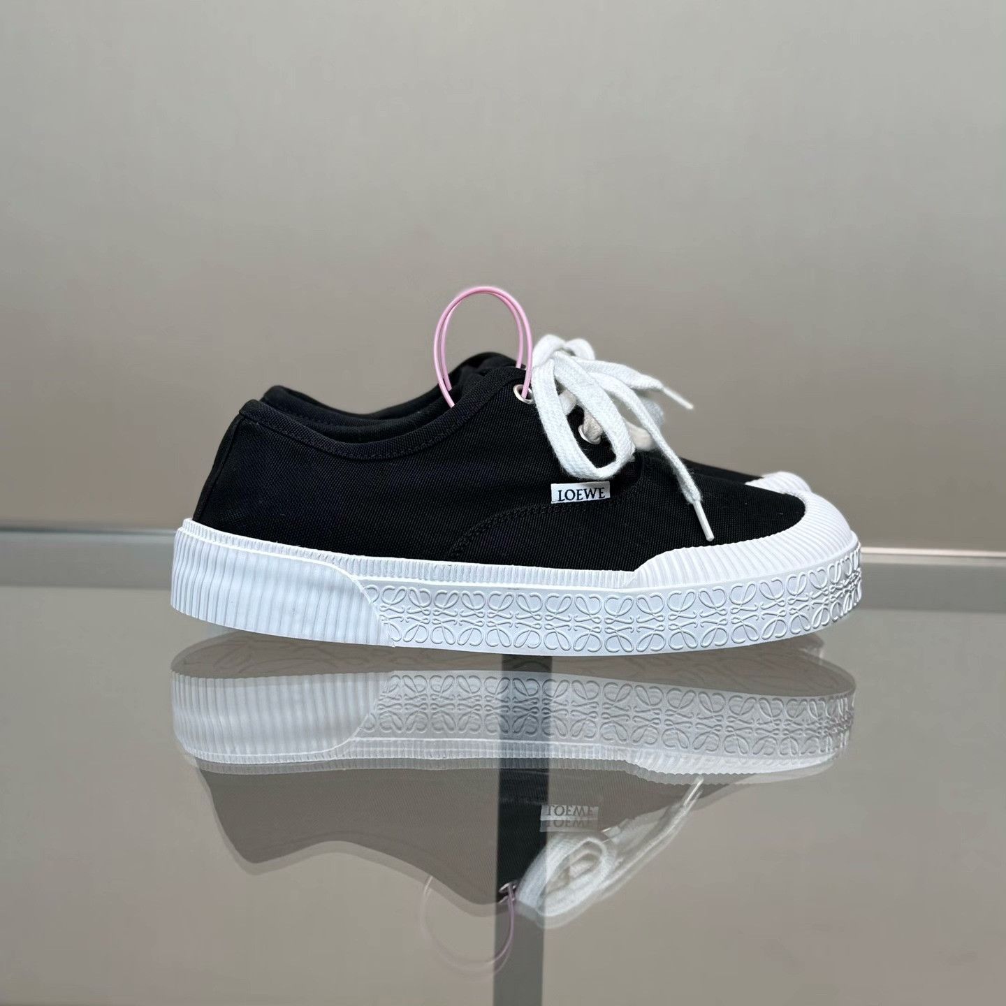 Loewe Loewe Black Lowtop Sneakers 36 Women Size US 6 / IT 36 - 2 Thumbnail