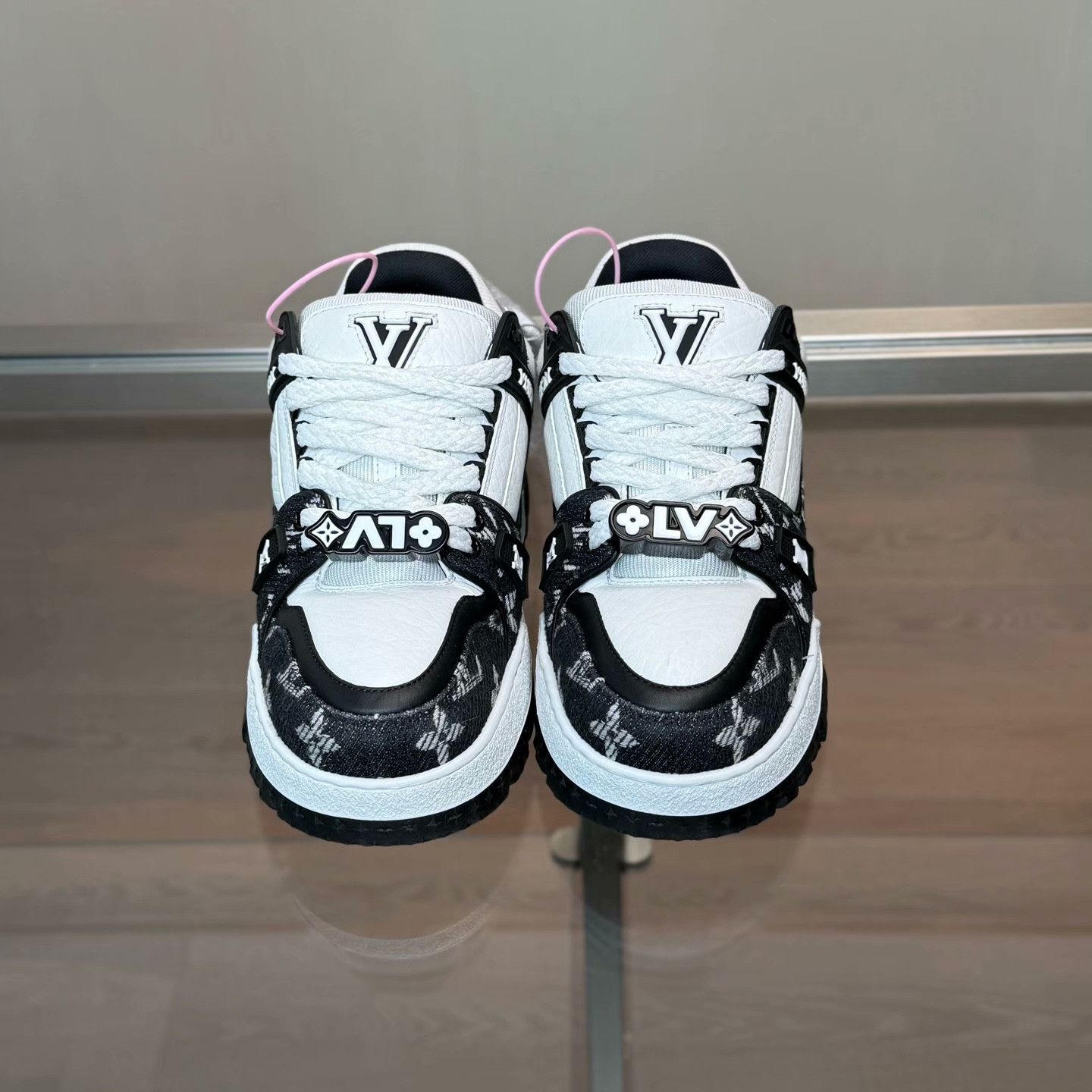 Louis Vuitton Louis Vuitton Training Black Lowtop Sneakers 37 Women Size US 6.5 / IT 36.5 - 2 Thumbnail