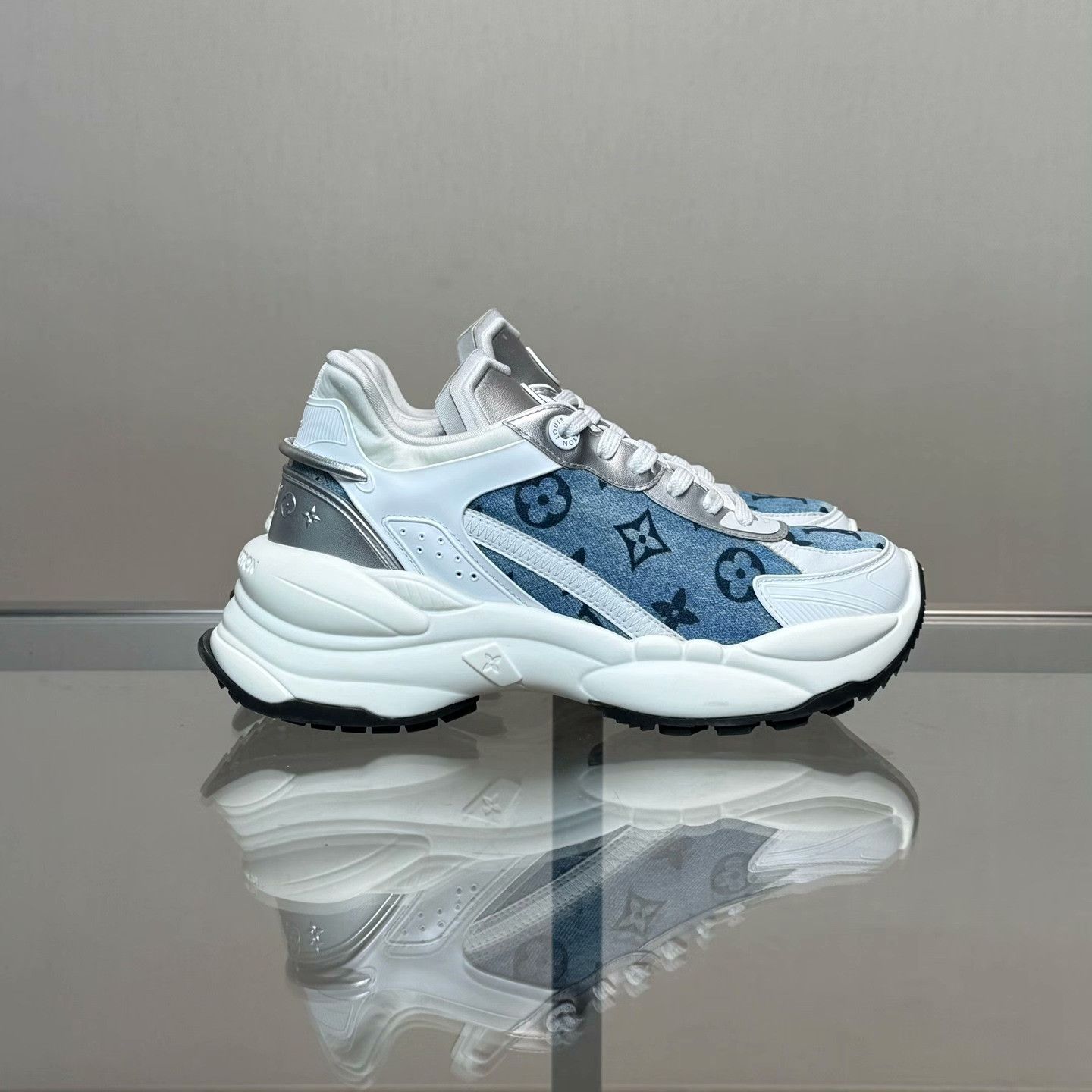 Louis Vuitton Louis Vuitton Blue Lowtop Sneakers 36 Men Size US 5 / EU 37 - 3 Thumbnail