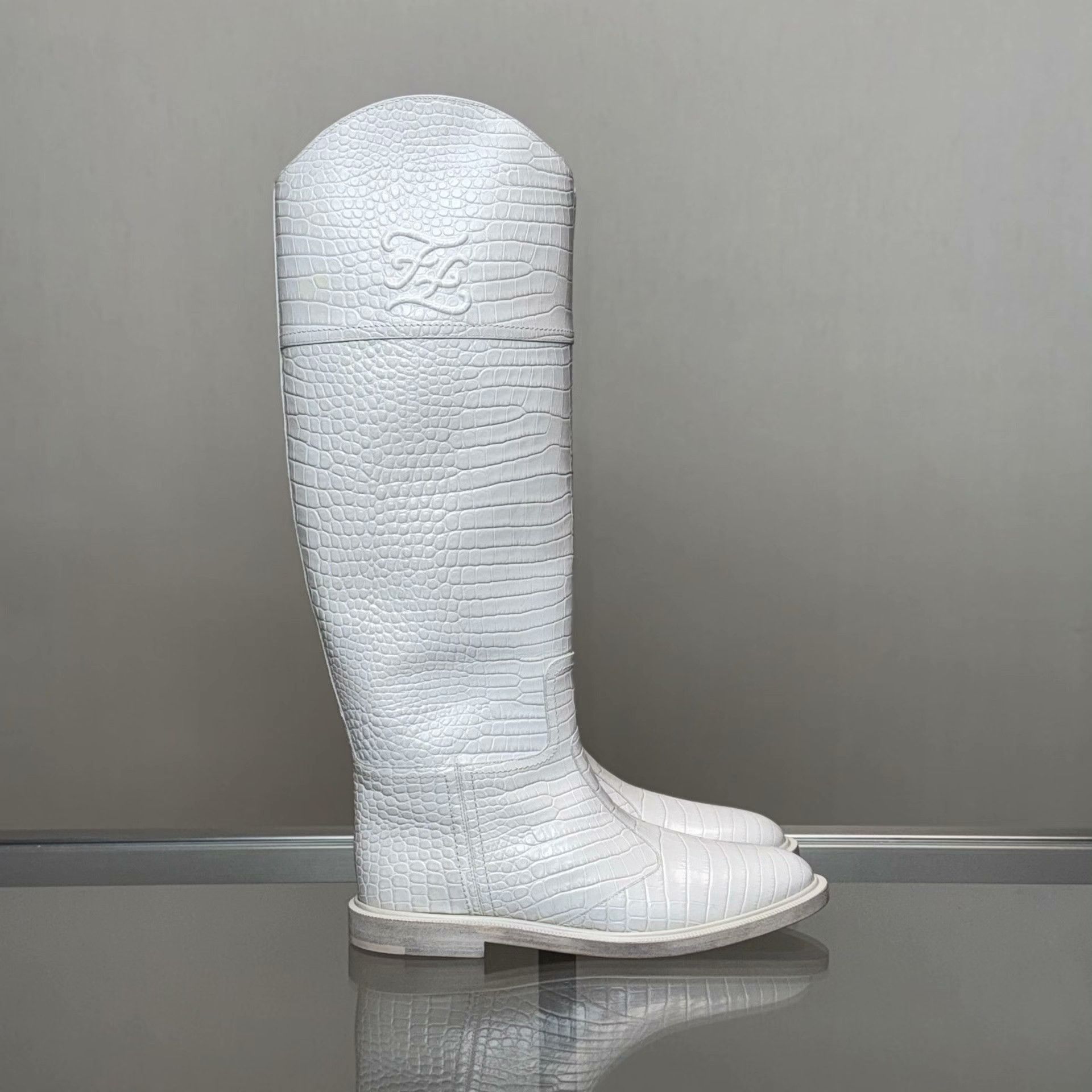 Fendi Fendi White Boots 37 Women Size US 6.5 / IT 36.5 - 5 Thumbnail