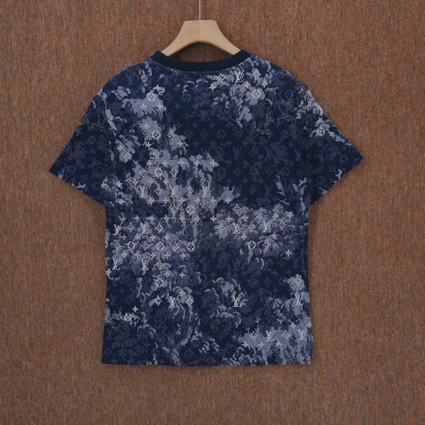 Louis Vuitton Louis Vuitton T-Shirt S Men Size US S / EU 44-46 / 1 - 2 Thumbnail