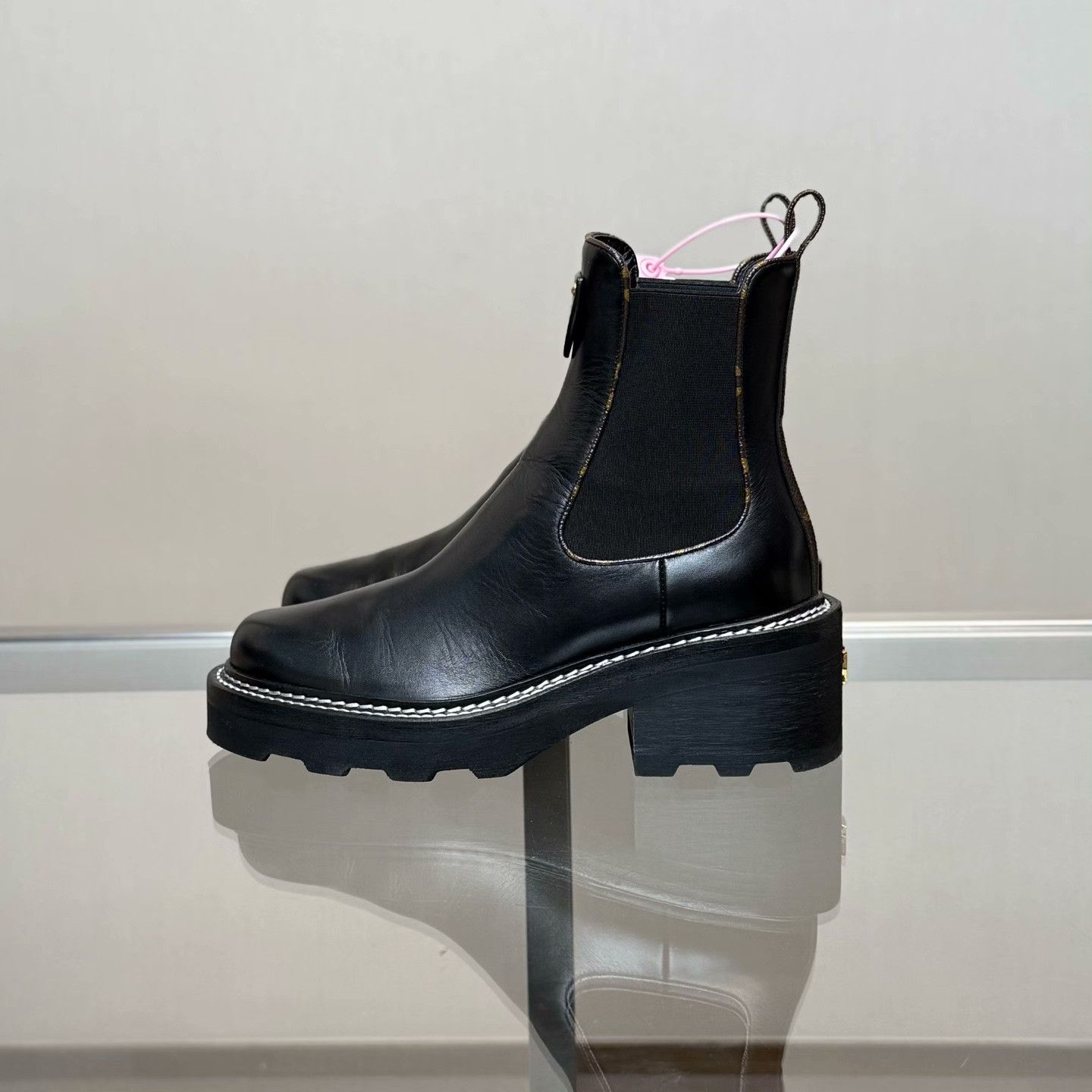Louis Vuitton Louis Vuitton Boots 36 Women Size US 6 / IT 36 - 5 Thumbnail